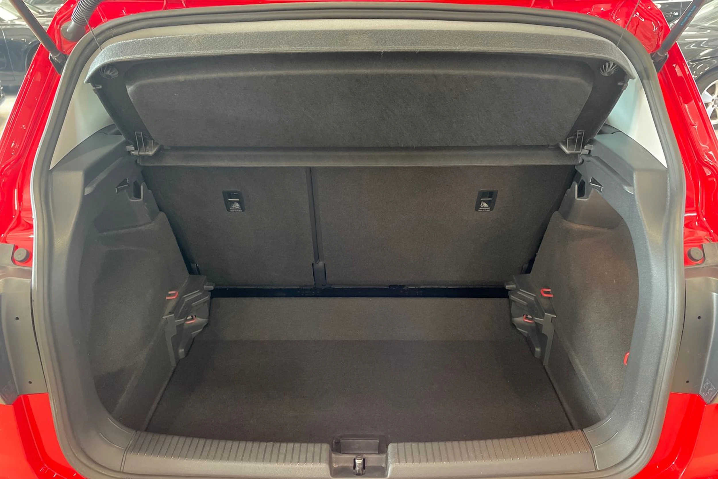punainen Volkswagen T-Cross 2020 kuva 30.