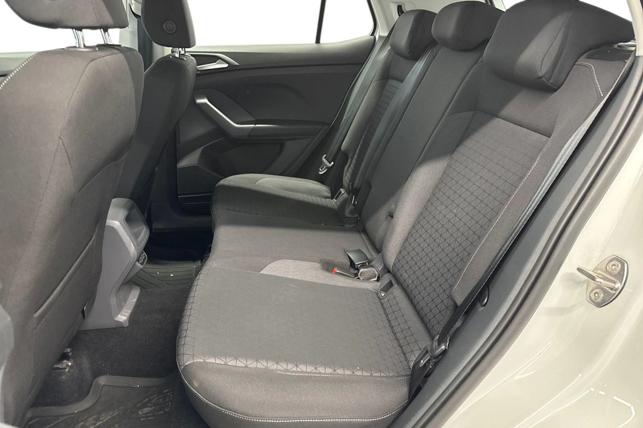 valkoinen Volkswagen T-Cross 2020 kuva 11.