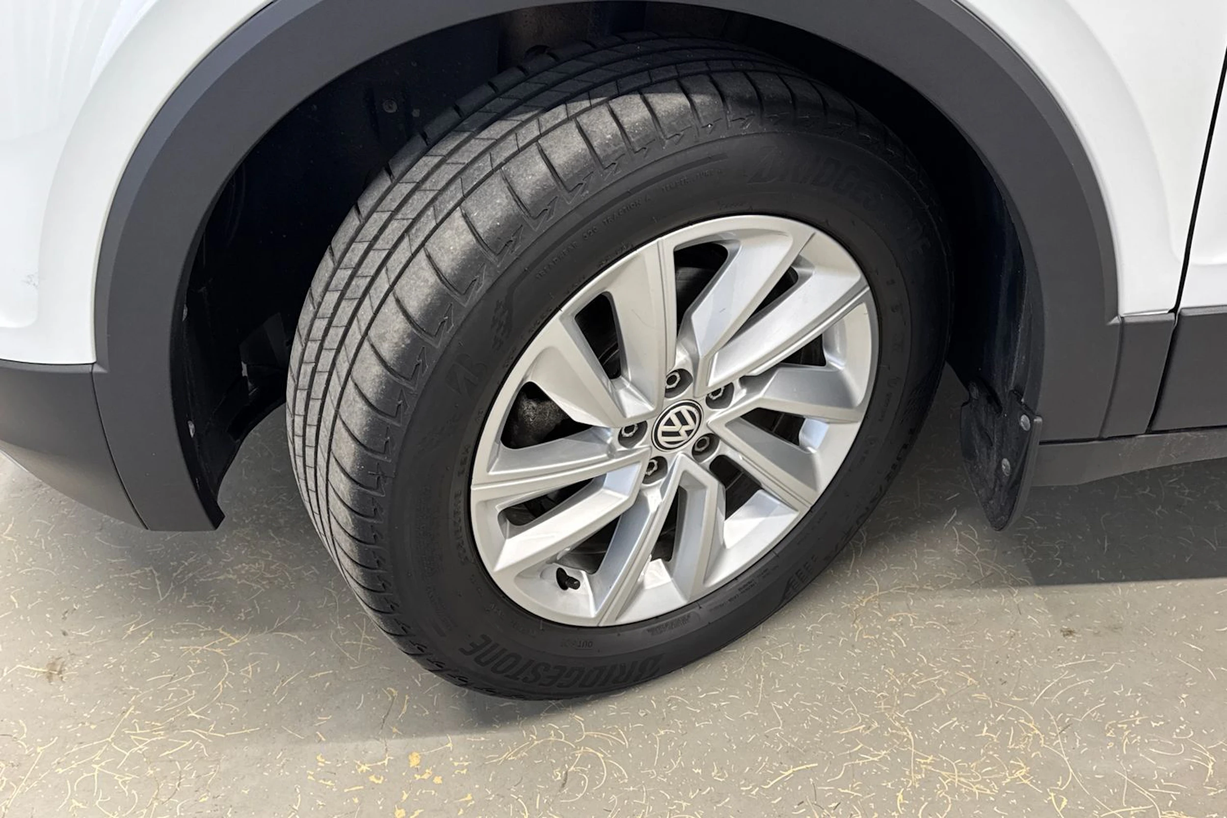 valkoinen Volkswagen T-Cross 2020 kuva 13.