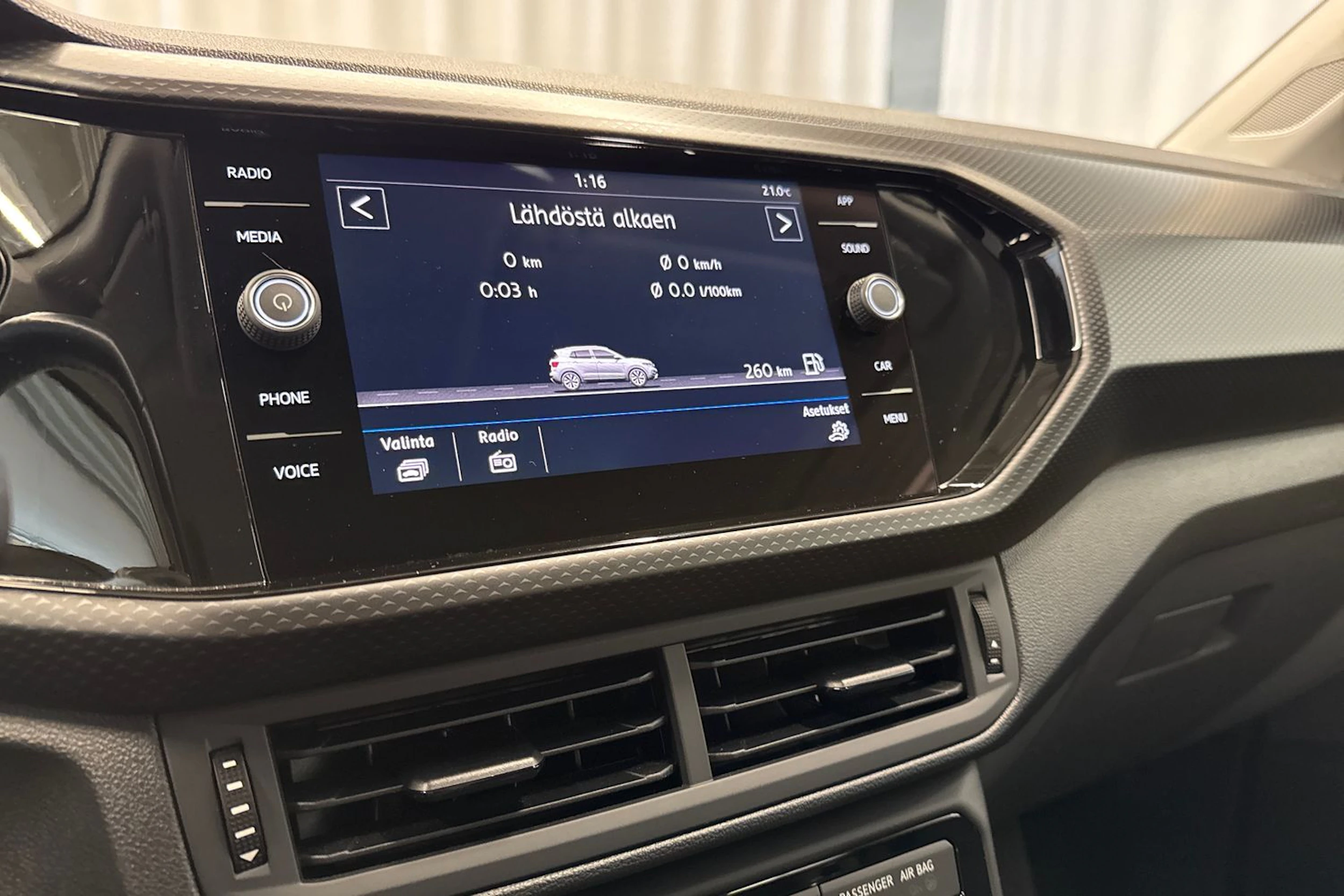 valkoinen Volkswagen T-Cross 2020 kuva 19.