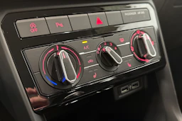 valkoinen Volkswagen T-Cross 2020 kuva 20.