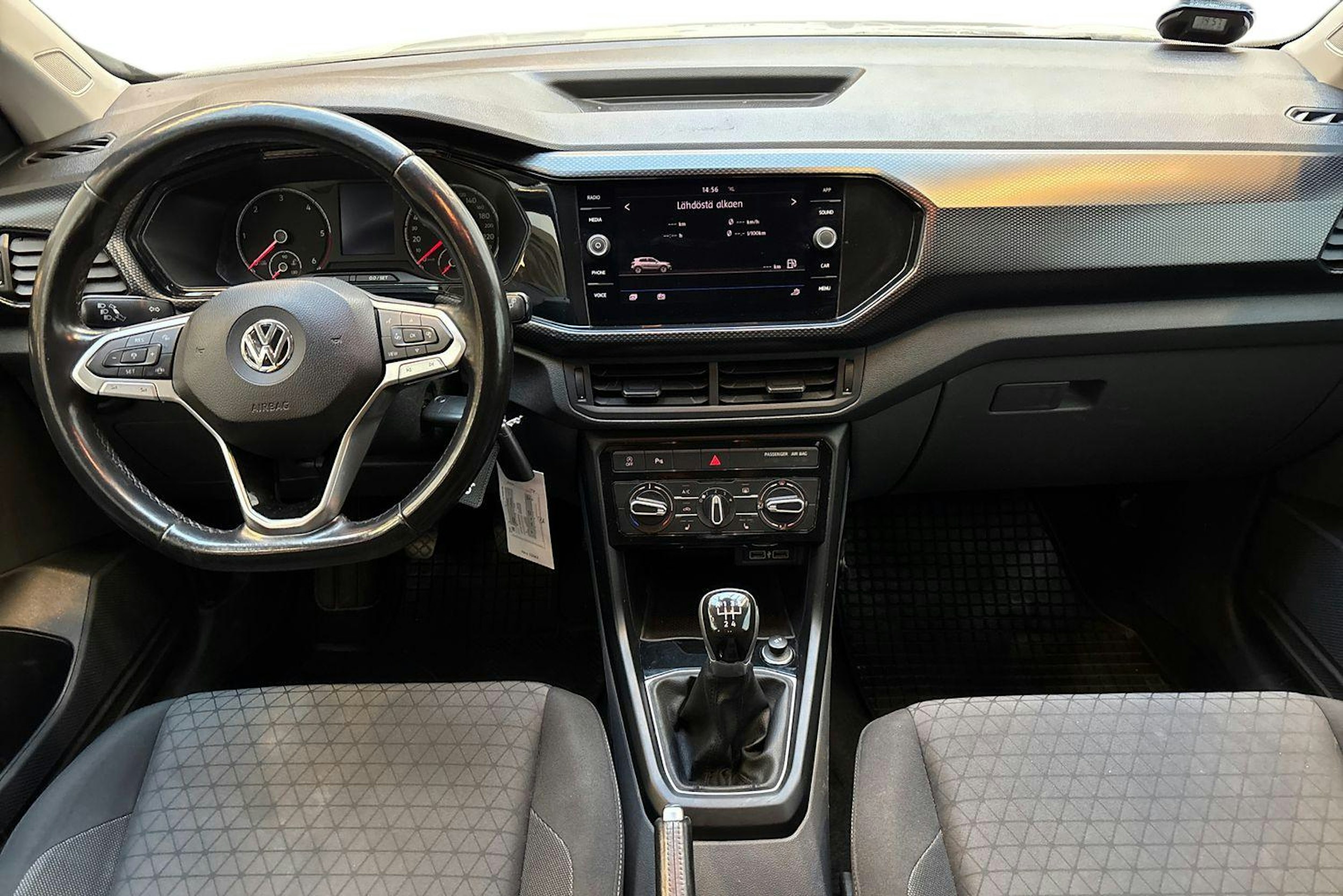 valkoinen Volkswagen T-Cross 2020 kuva 9.