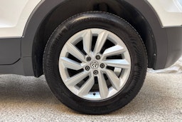 valkoinen Volkswagen T-Cross 2020 kuva 11.