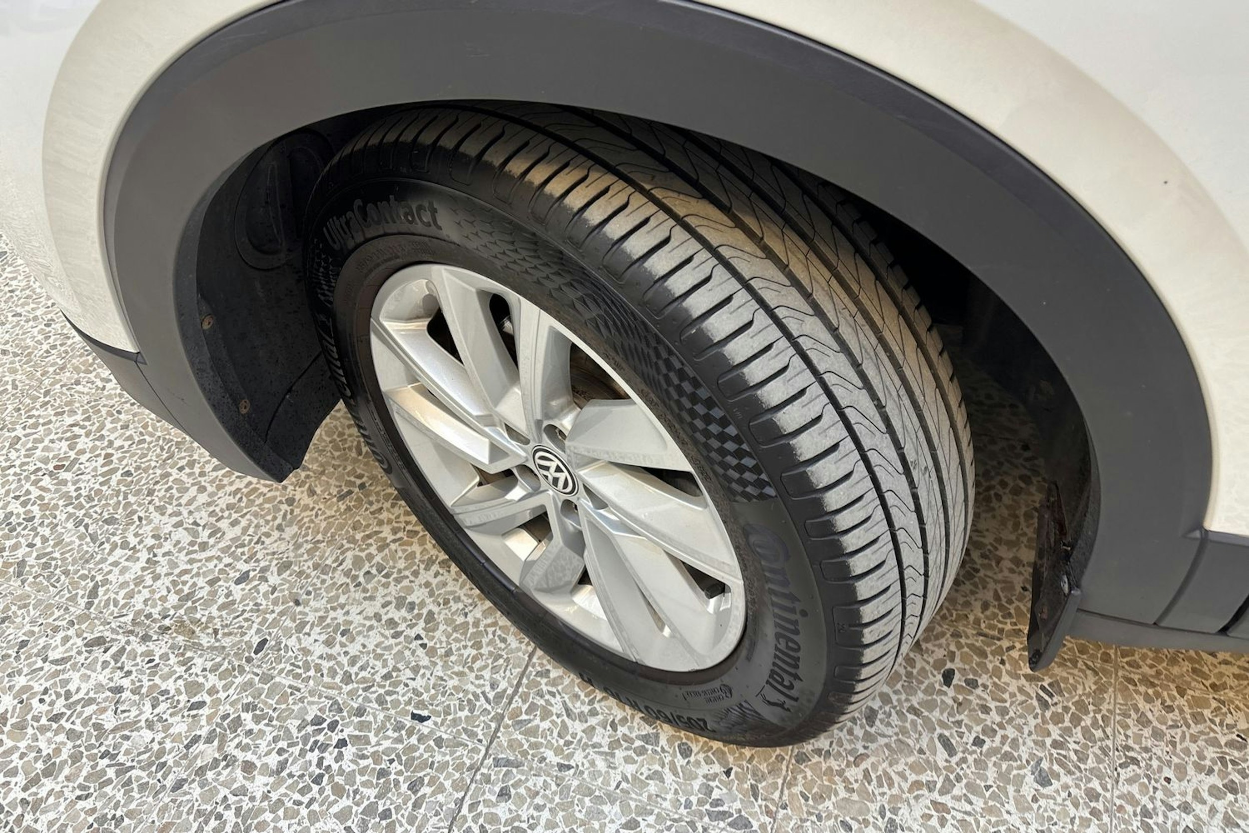 valkoinen Volkswagen T-Cross 2020 kuva 13.