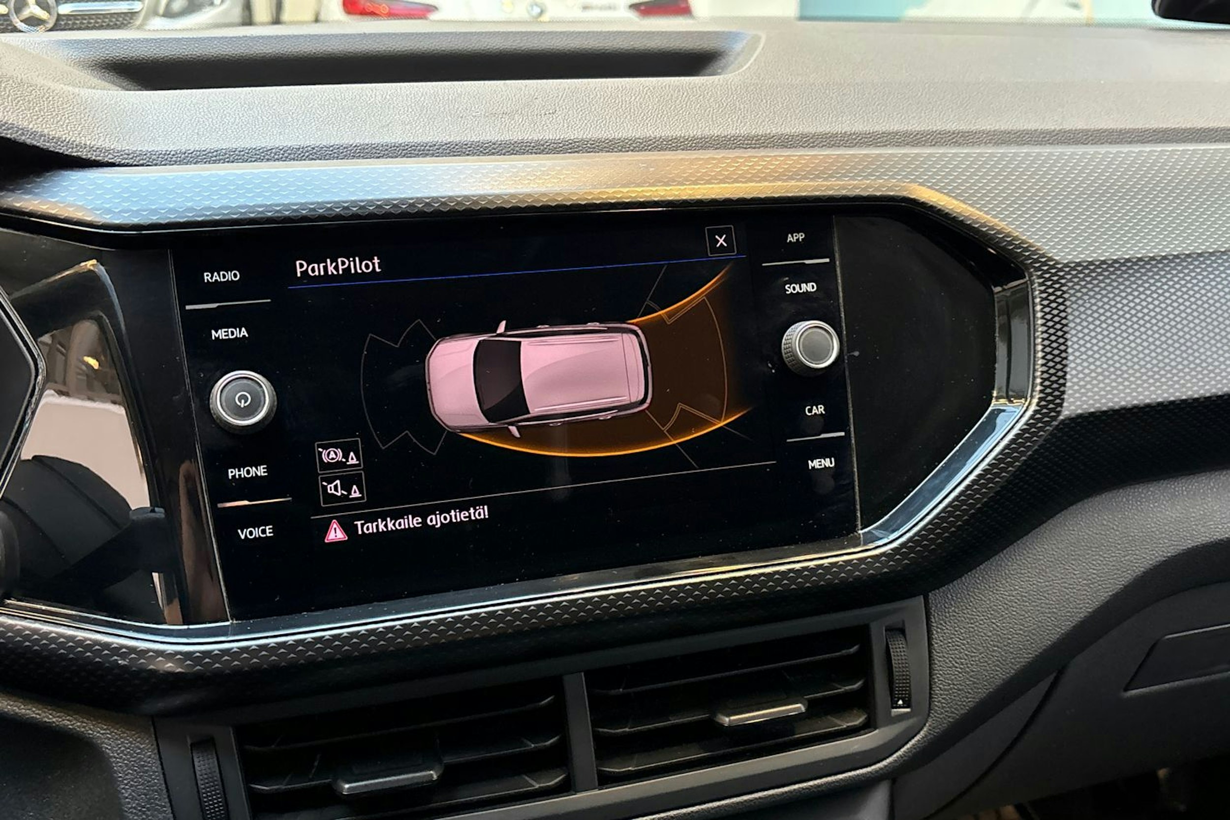 valkoinen Volkswagen T-Cross 2020 kuva 19.