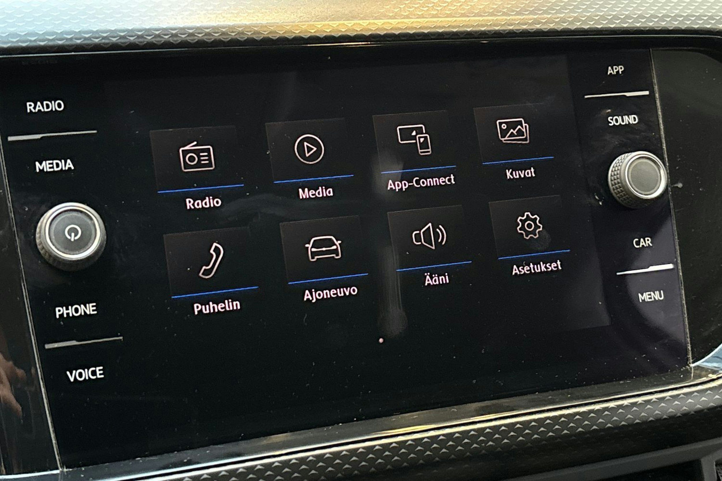 valkoinen Volkswagen T-Cross 2020 kuva 20.