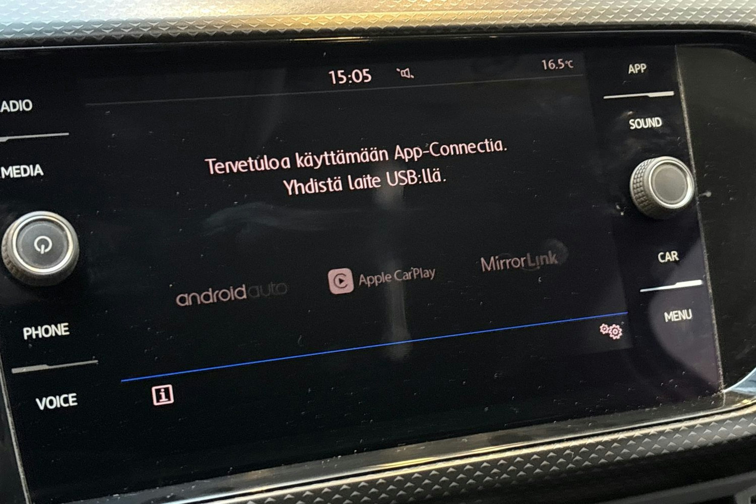 valkoinen Volkswagen T-Cross 2020 kuva 21.