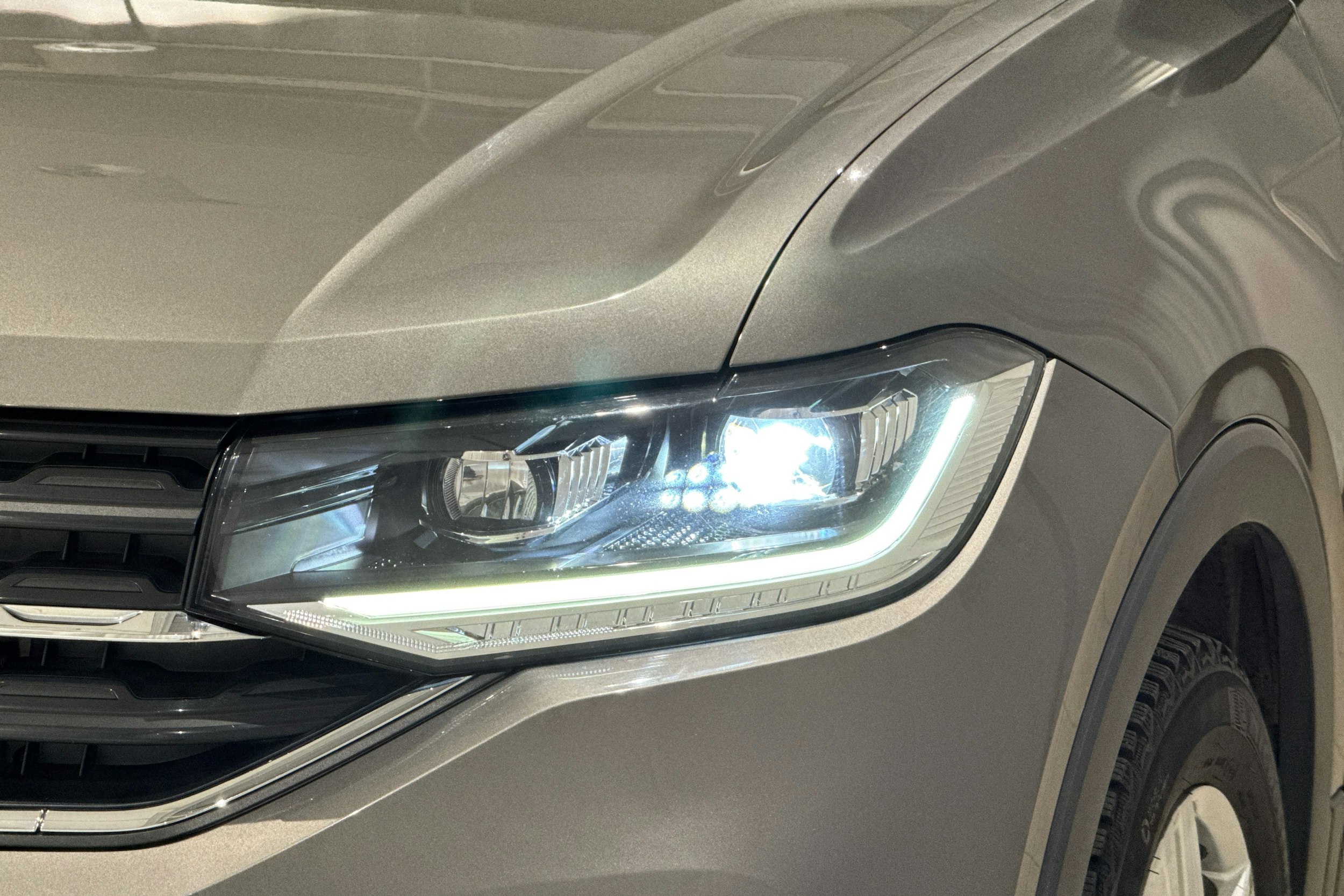 met. harmaa Volkswagen T-Cross 2020 kuva 12.