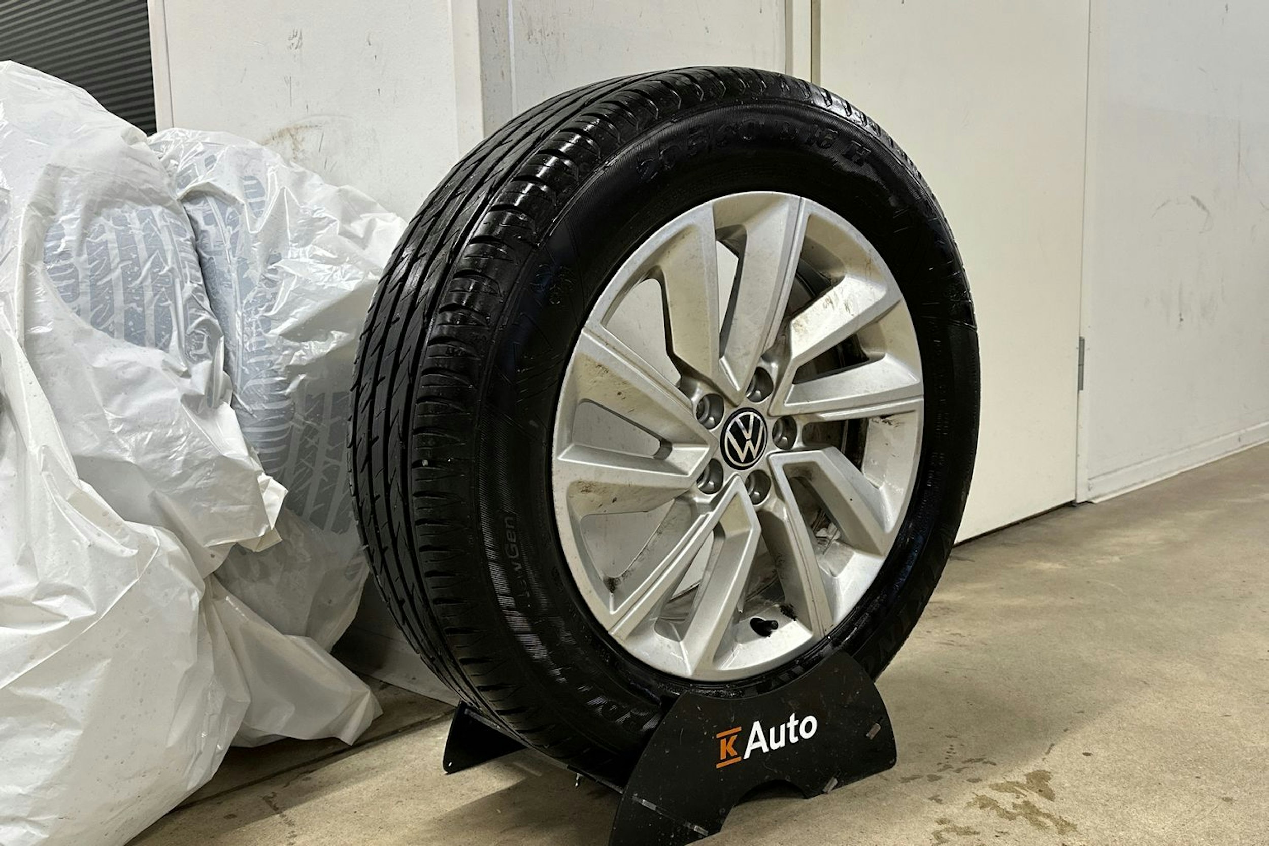 valkoinen Volkswagen T-Cross 2021 kuva 13.