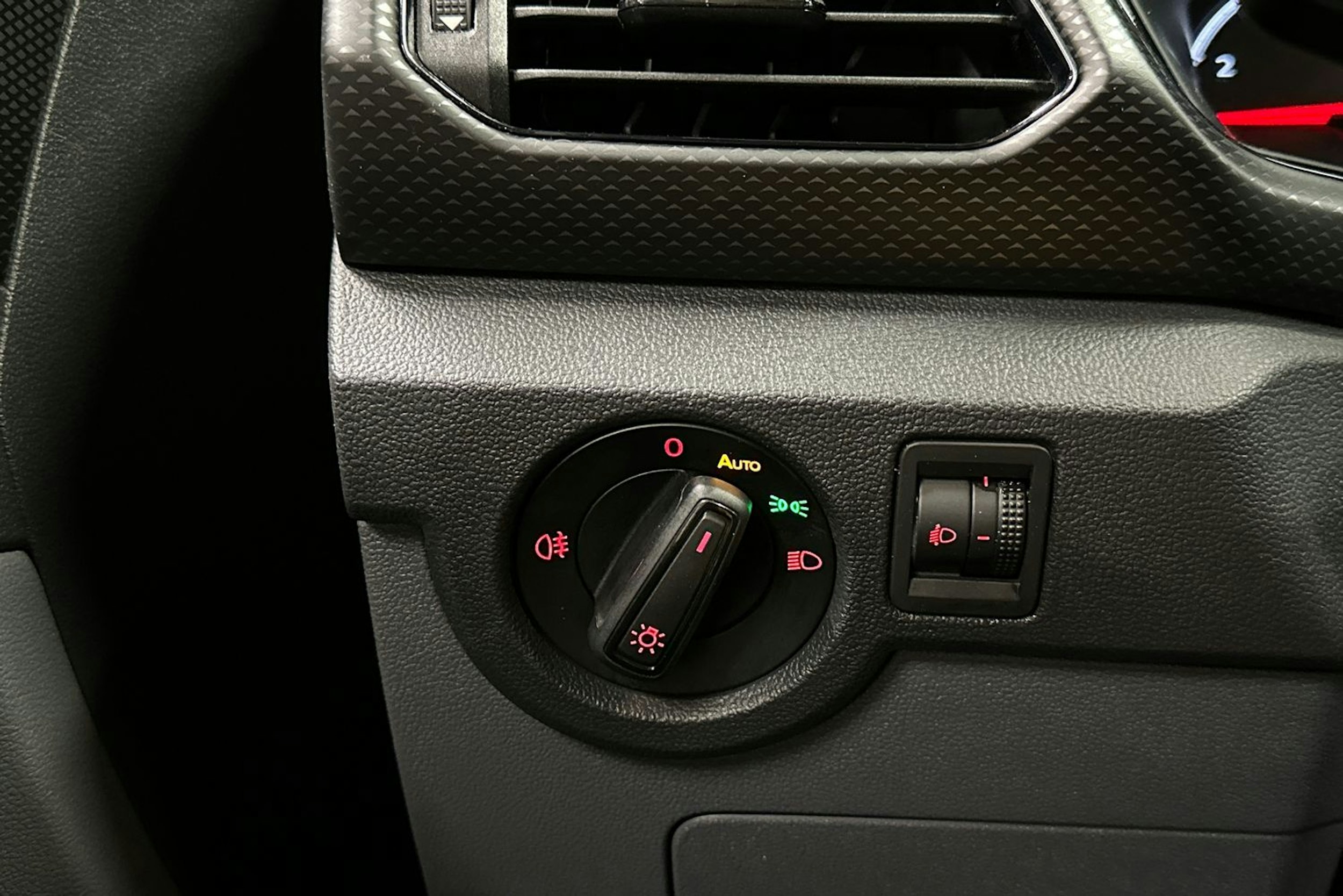 valkoinen Volkswagen T-Cross 2021 kuva 25.