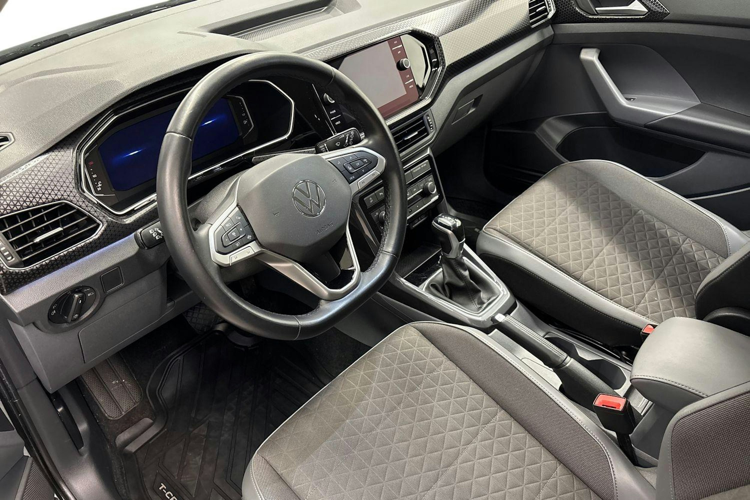 valkoinen Volkswagen T-Cross 2021 kuva 7.