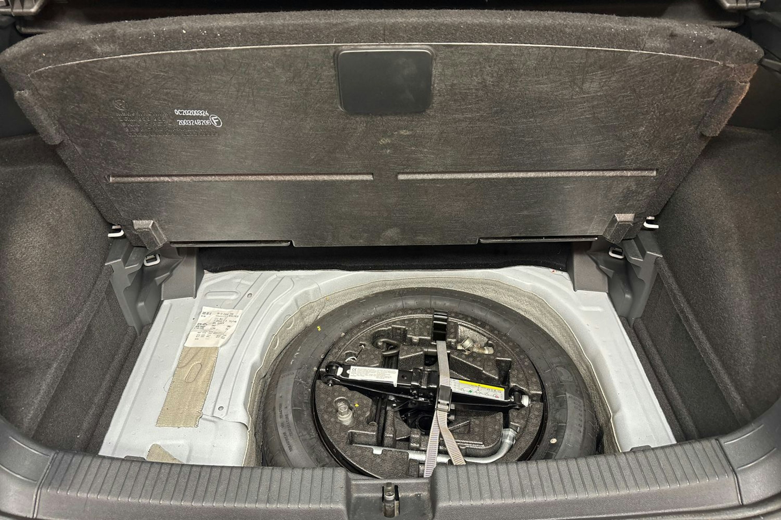 valkoinen Volkswagen T-Cross 2021 kuva 29.