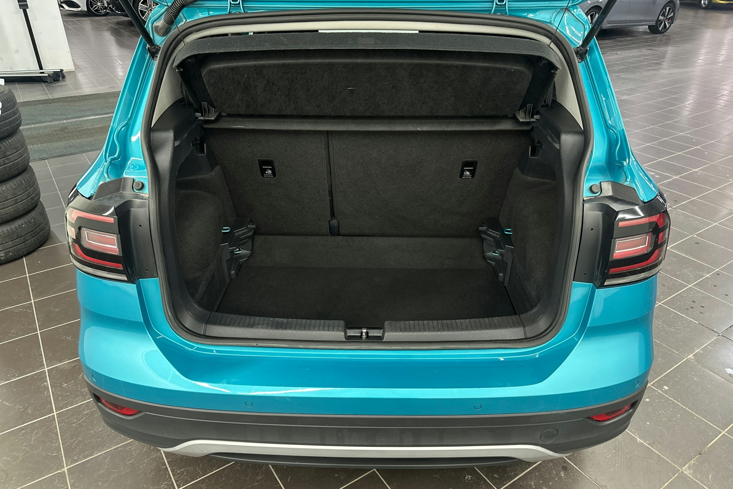 Sininen Volkswagen T-Cross 2020 kuva 18.