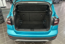 Sininen Volkswagen T-Cross 2020 kuva 18.