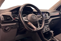oranssi Volkswagen T-Cross 2020 kuva 7.