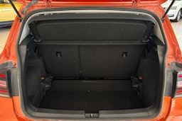 oranssi Volkswagen T-Cross 2020 kuva 14.