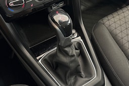 oranssi Volkswagen T-Cross 2020 kuva 20.