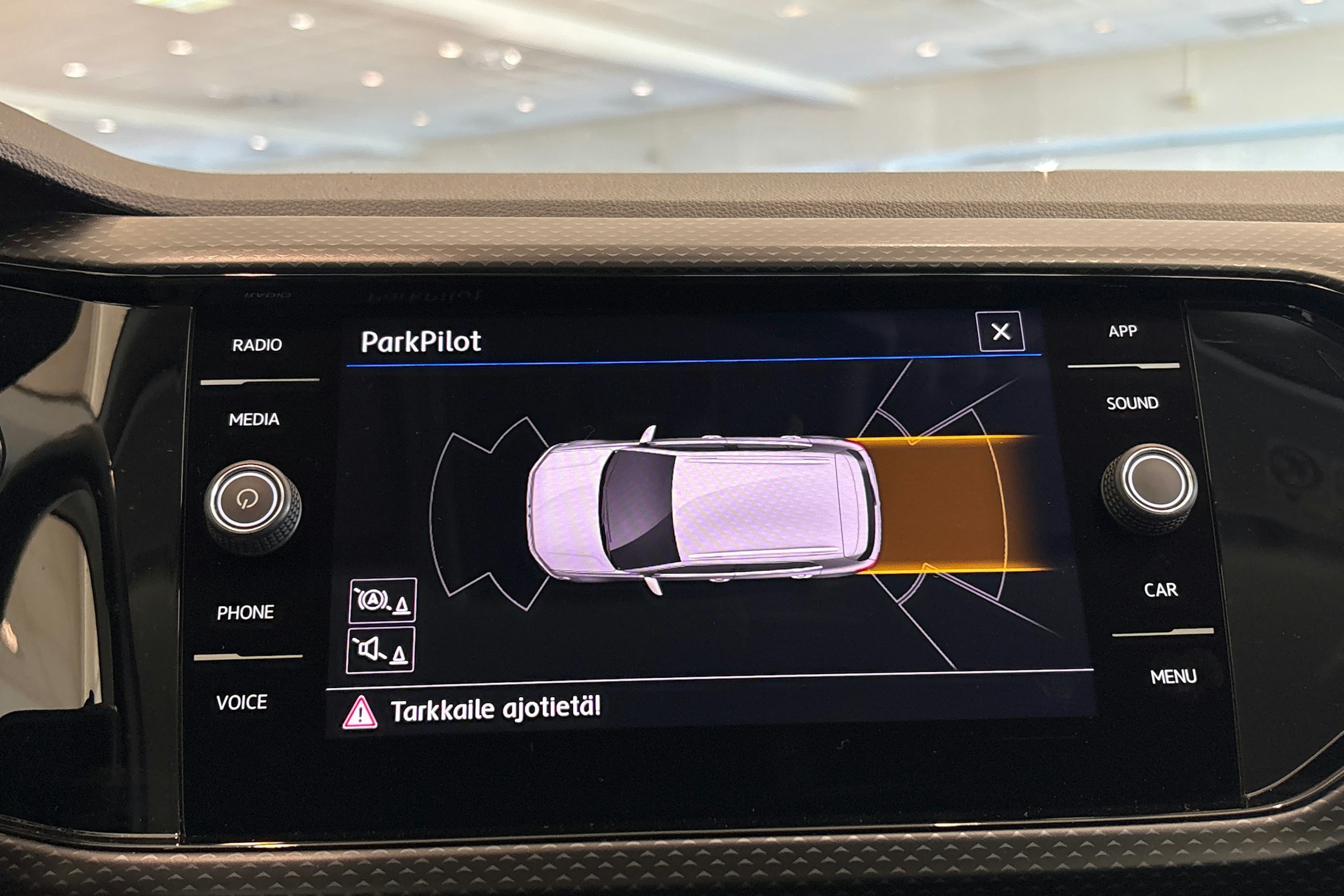 oranssi Volkswagen T-Cross 2020 kuva 23.