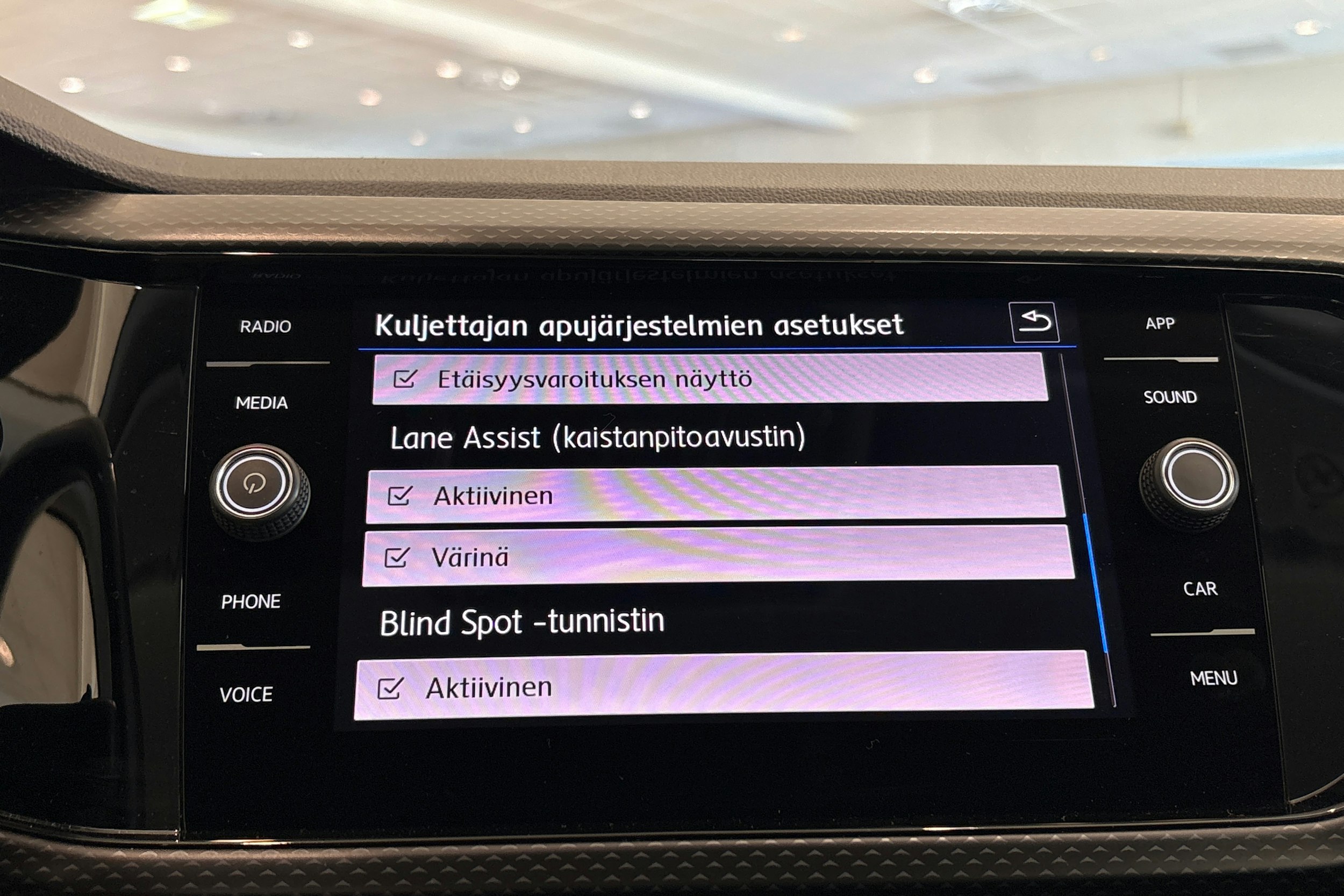 oranssi Volkswagen T-Cross 2020 kuva 26.