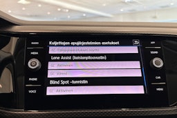 oranssi Volkswagen T-Cross 2020 kuva 26.