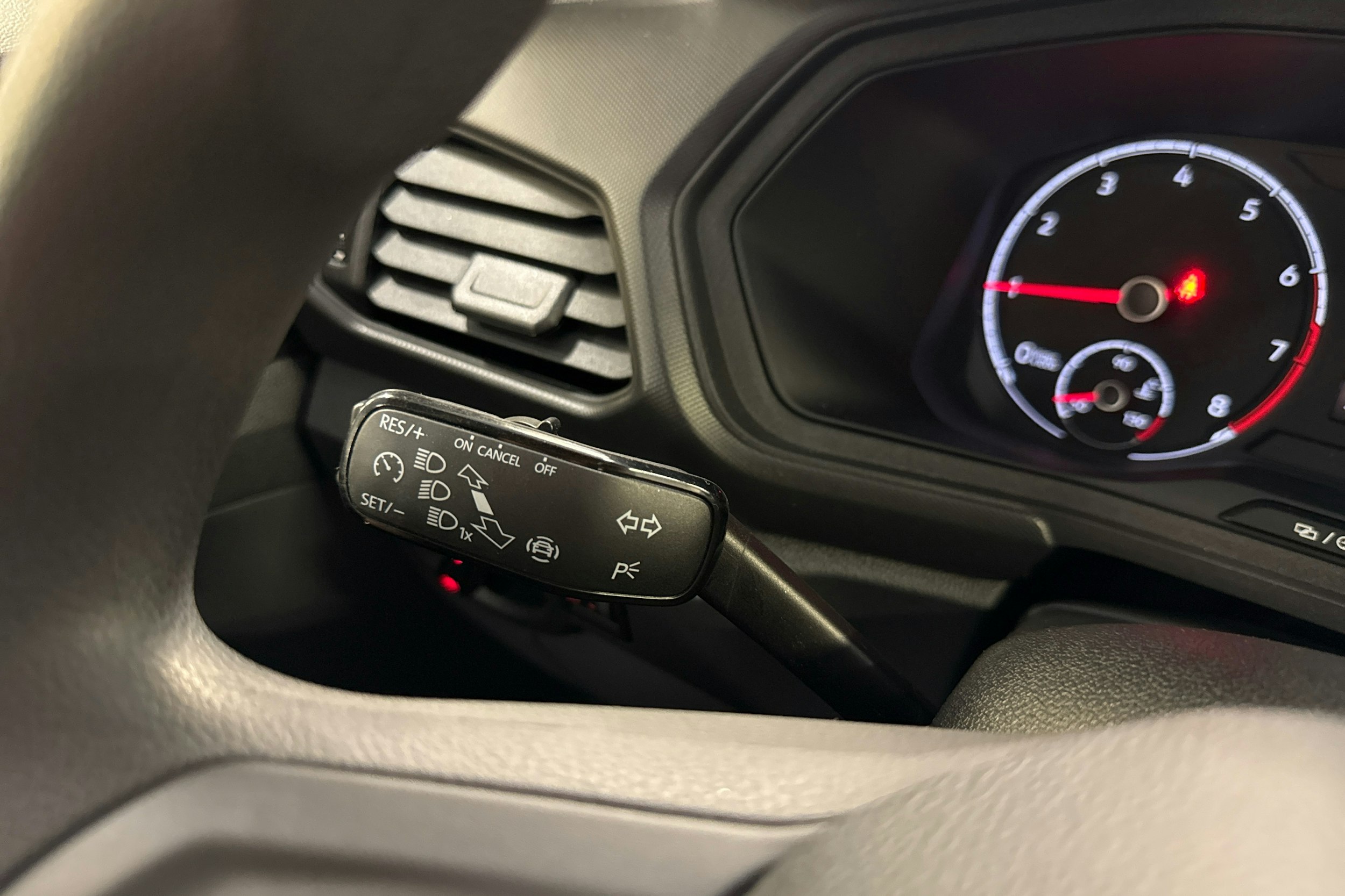 sininen Volkswagen T-Cross 2020 kuva 14.