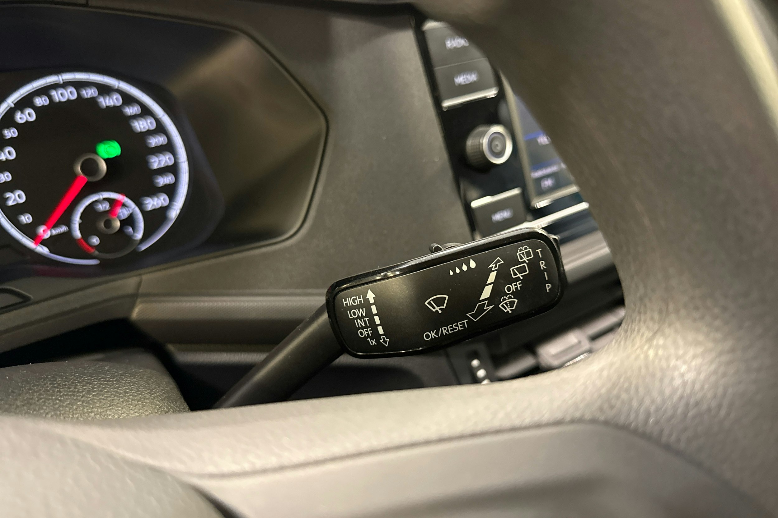 sininen Volkswagen T-Cross 2020 kuva 15.