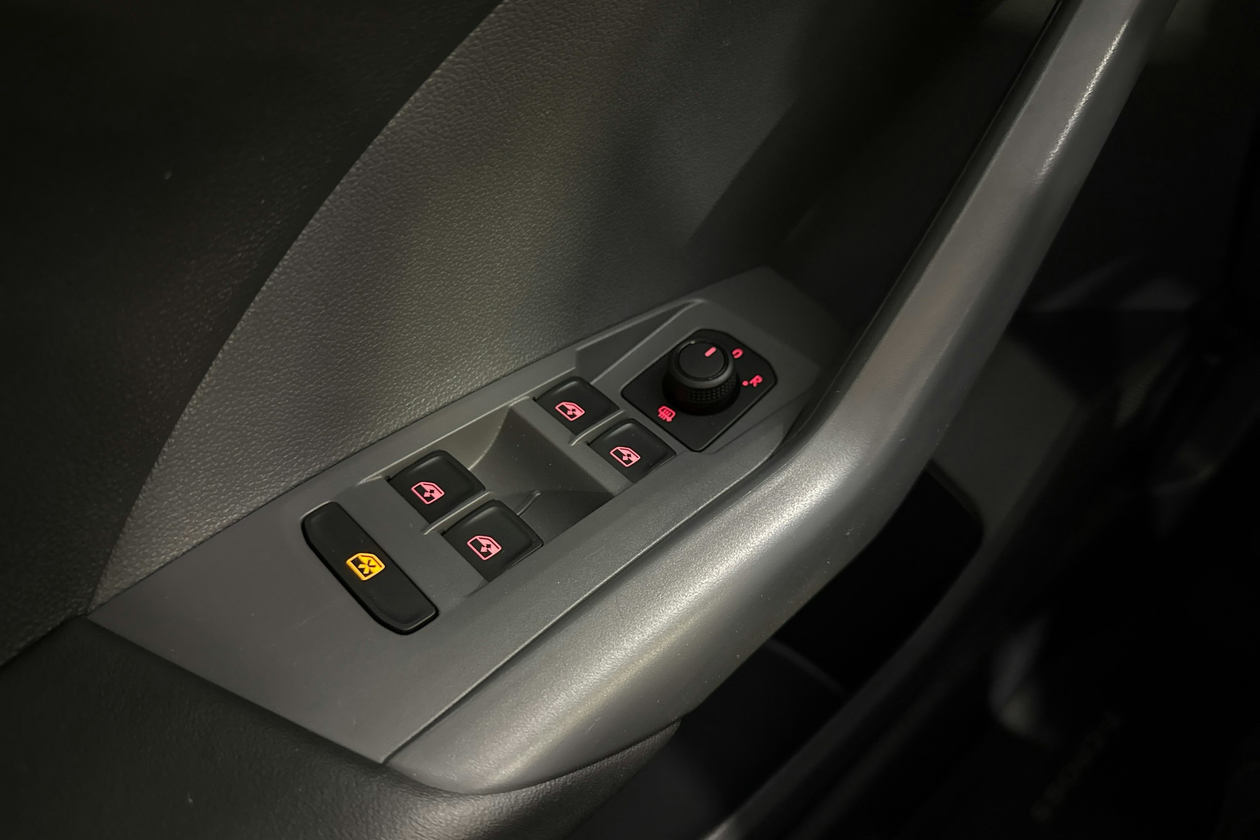 sininen Volkswagen T-Cross 2020 kuva 18.