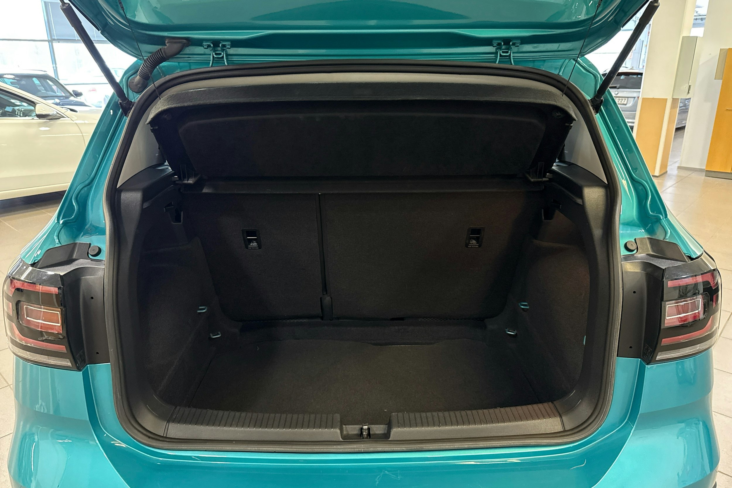 sininen Volkswagen T-Cross 2020 kuva 24.