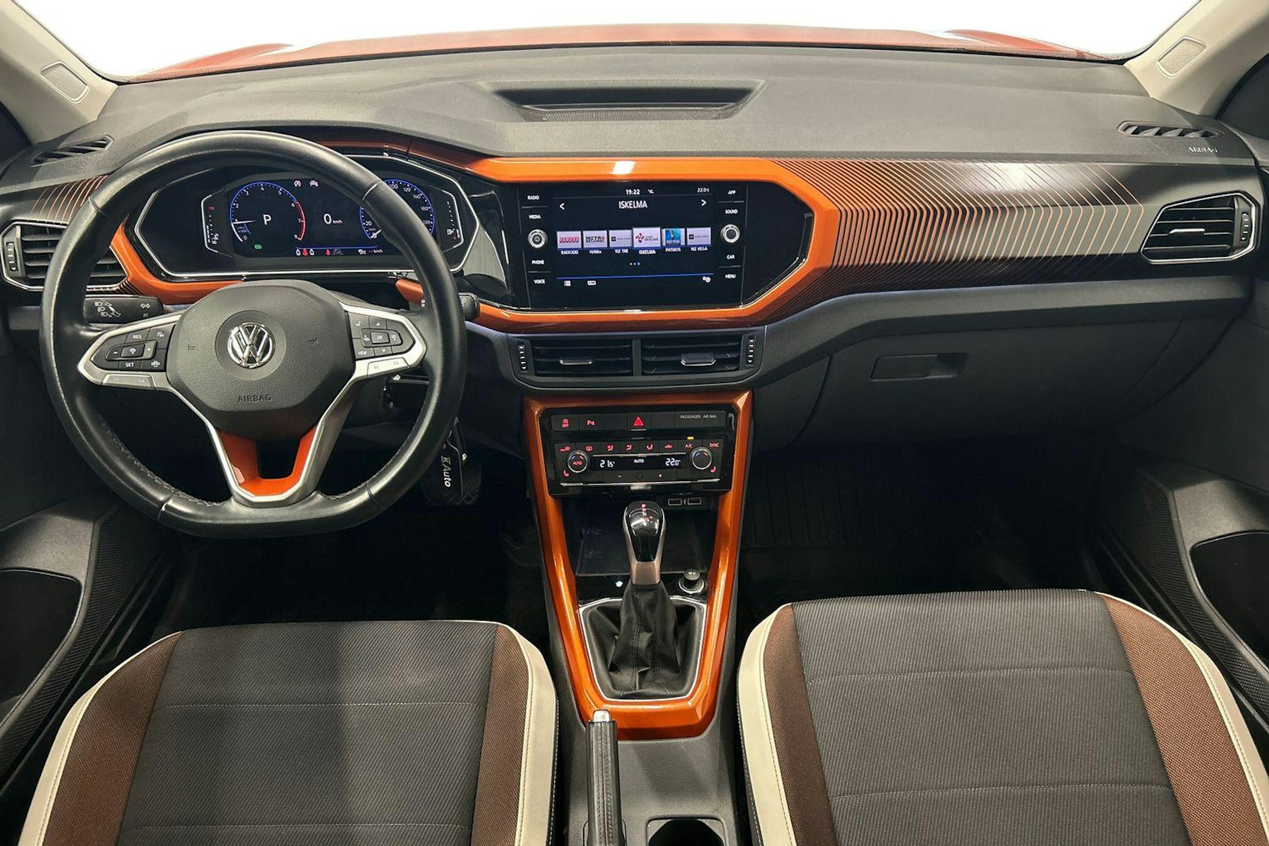 oranssi Volkswagen T-Cross 2020 kuva 9.