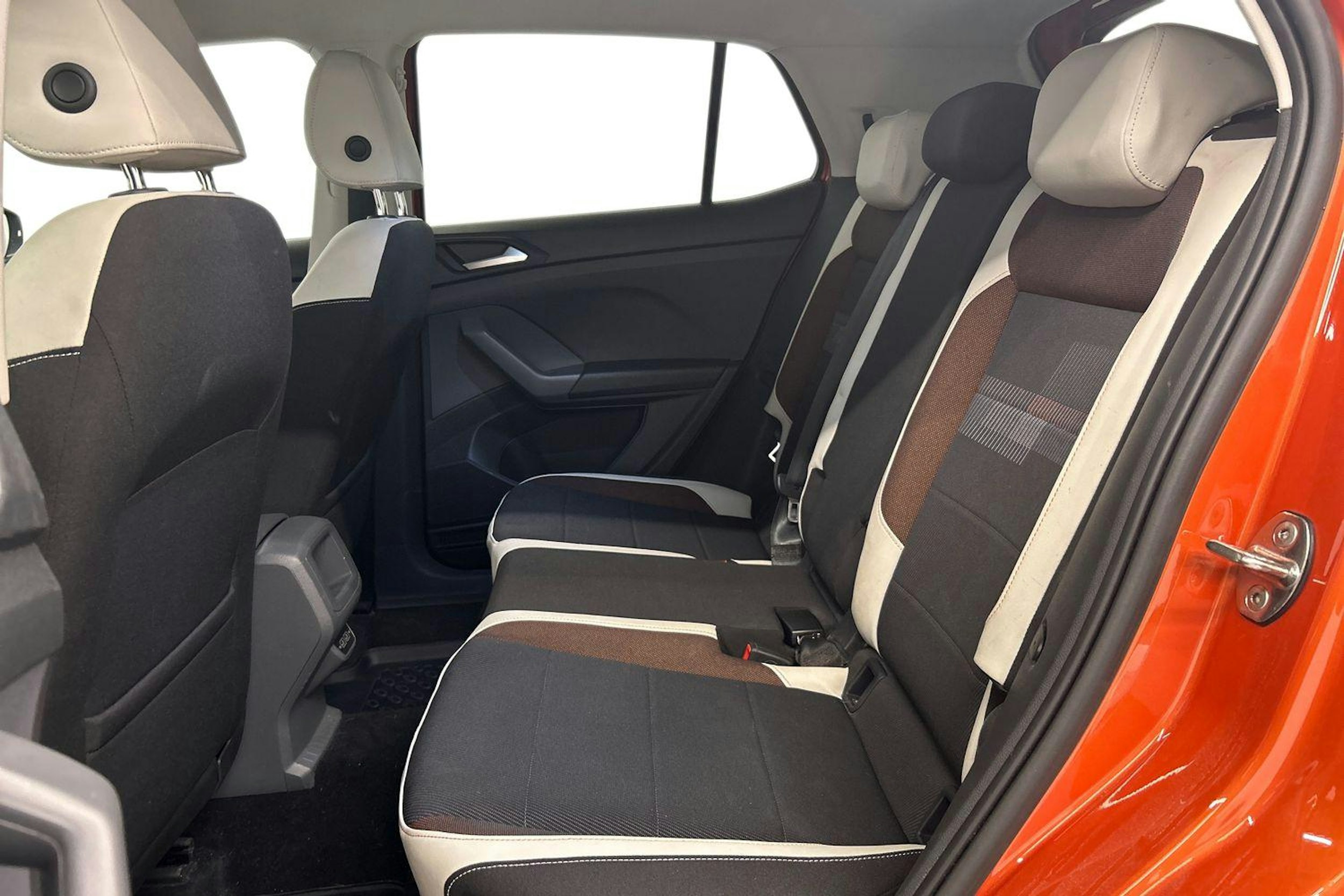 oranssi Volkswagen T-Cross 2020 kuva 10.