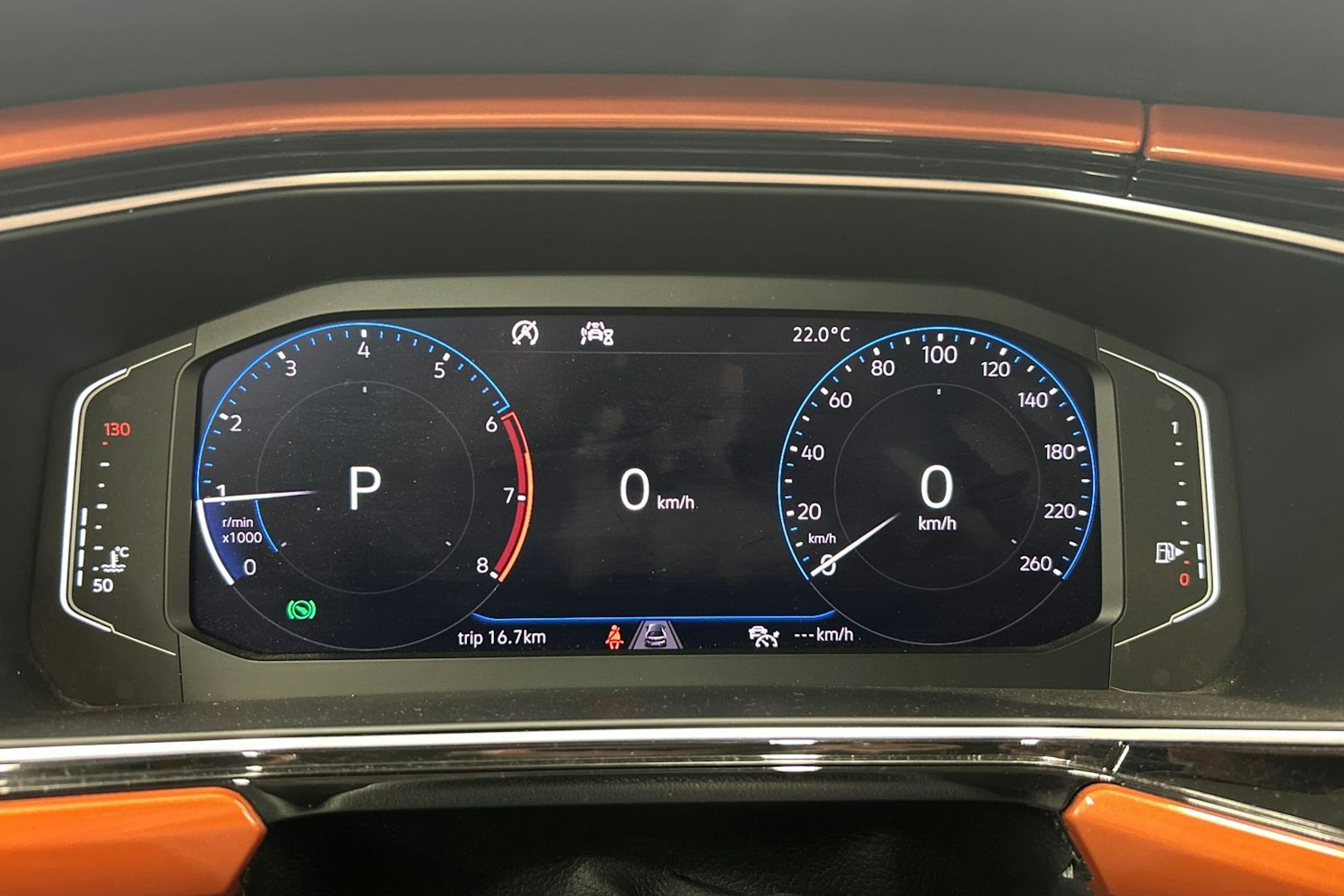 oranssi Volkswagen T-Cross 2020 kuva 16.