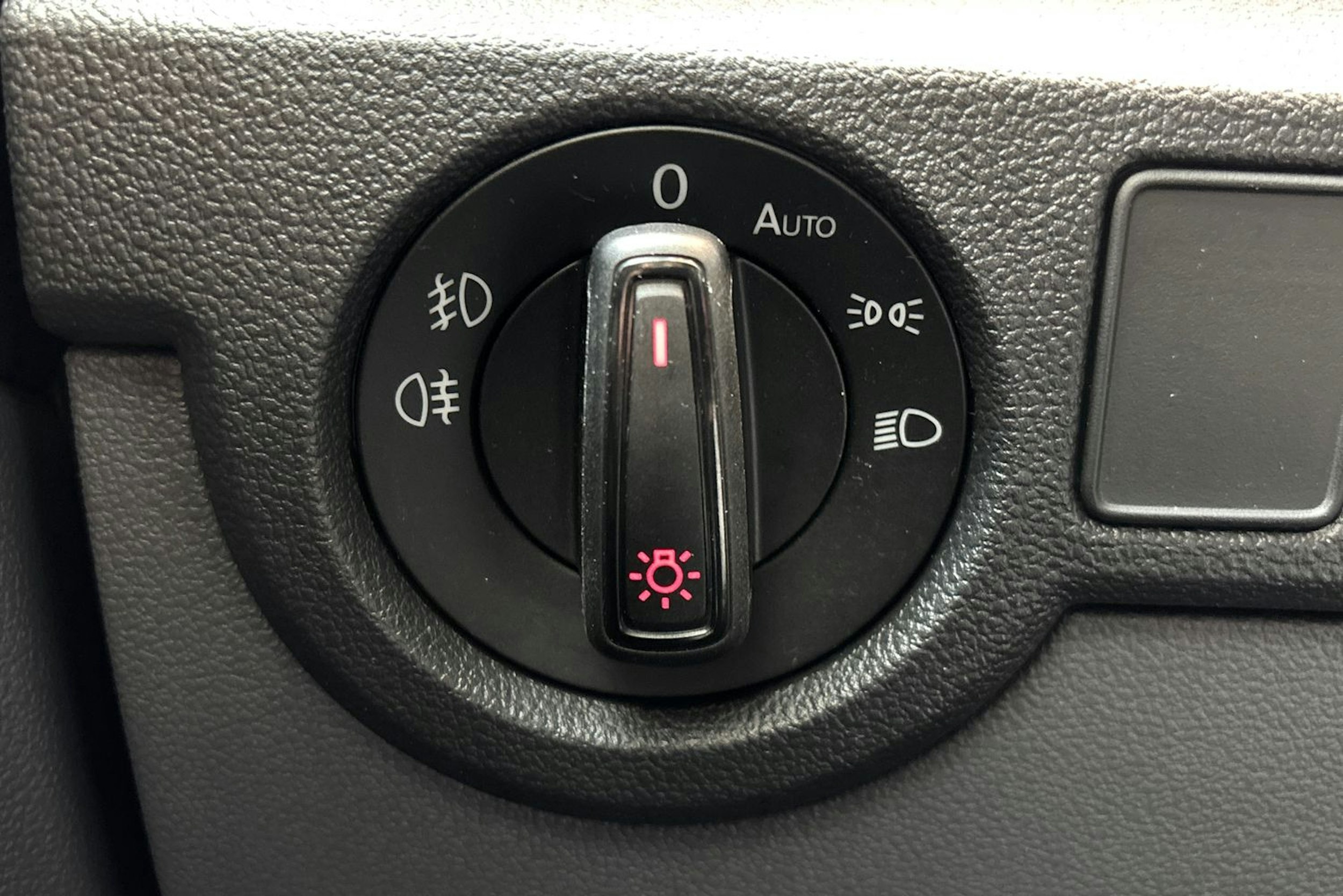 valkoinen Volkswagen T-Cross 2020 kuva 17.