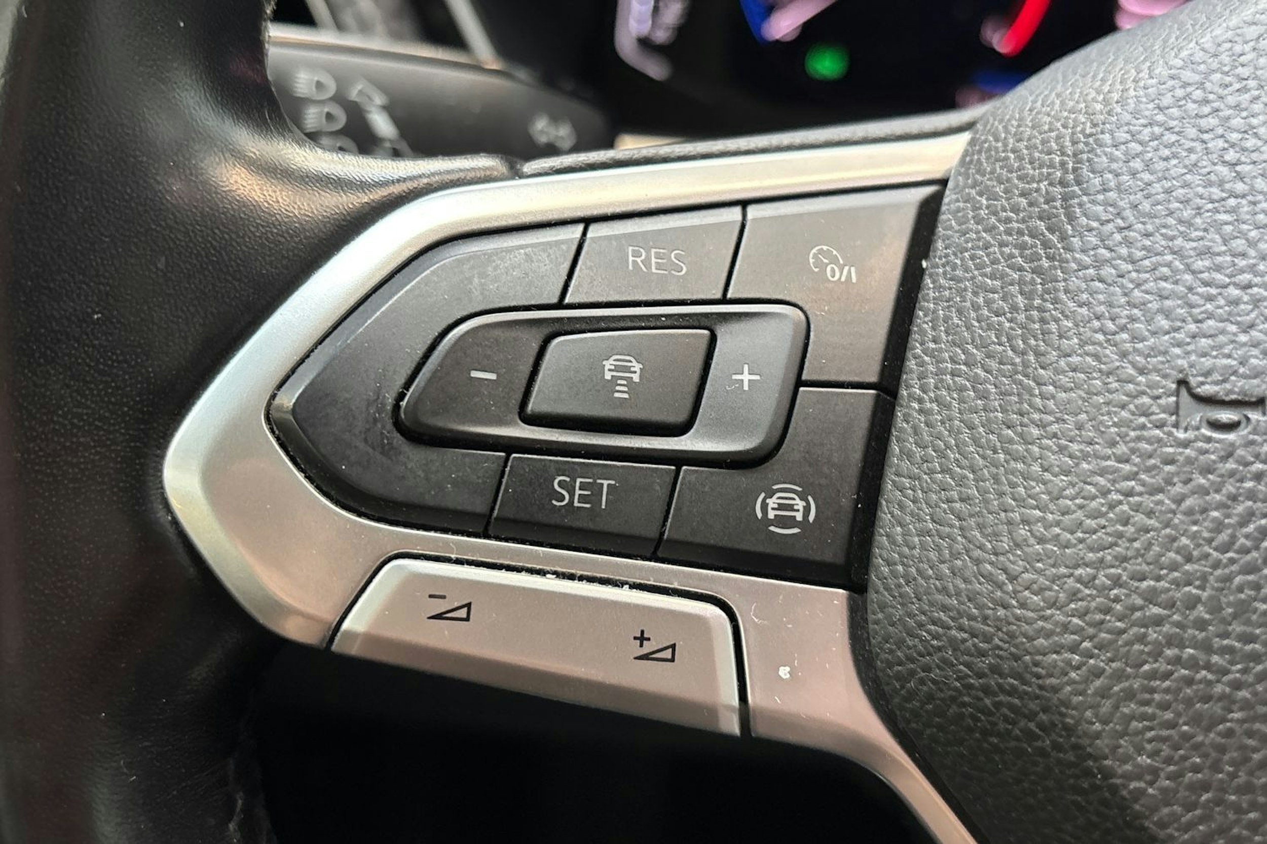 valkoinen Volkswagen T-Cross 2020 kuva 18.