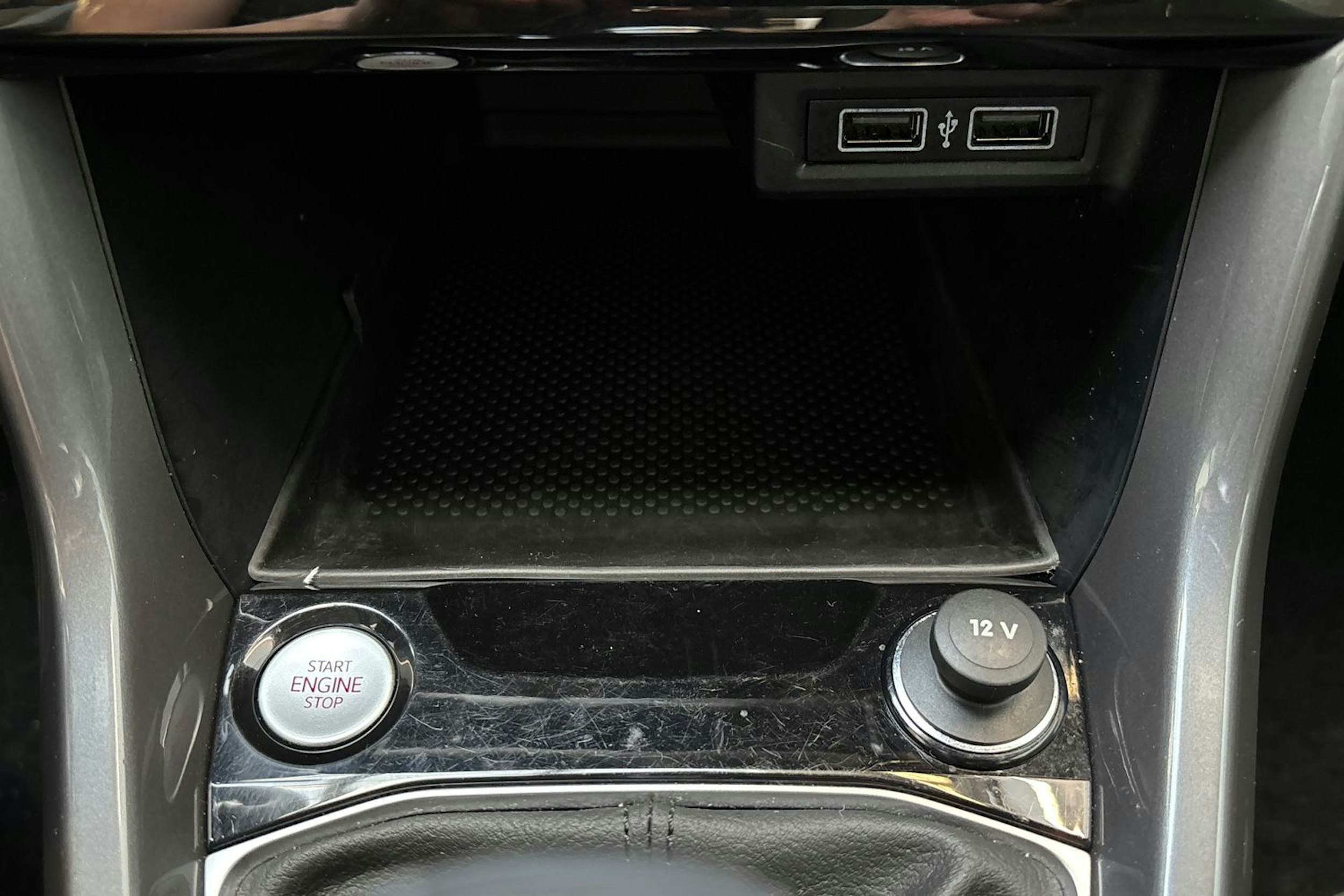 valkoinen Volkswagen T-Cross 2020 kuva 27.