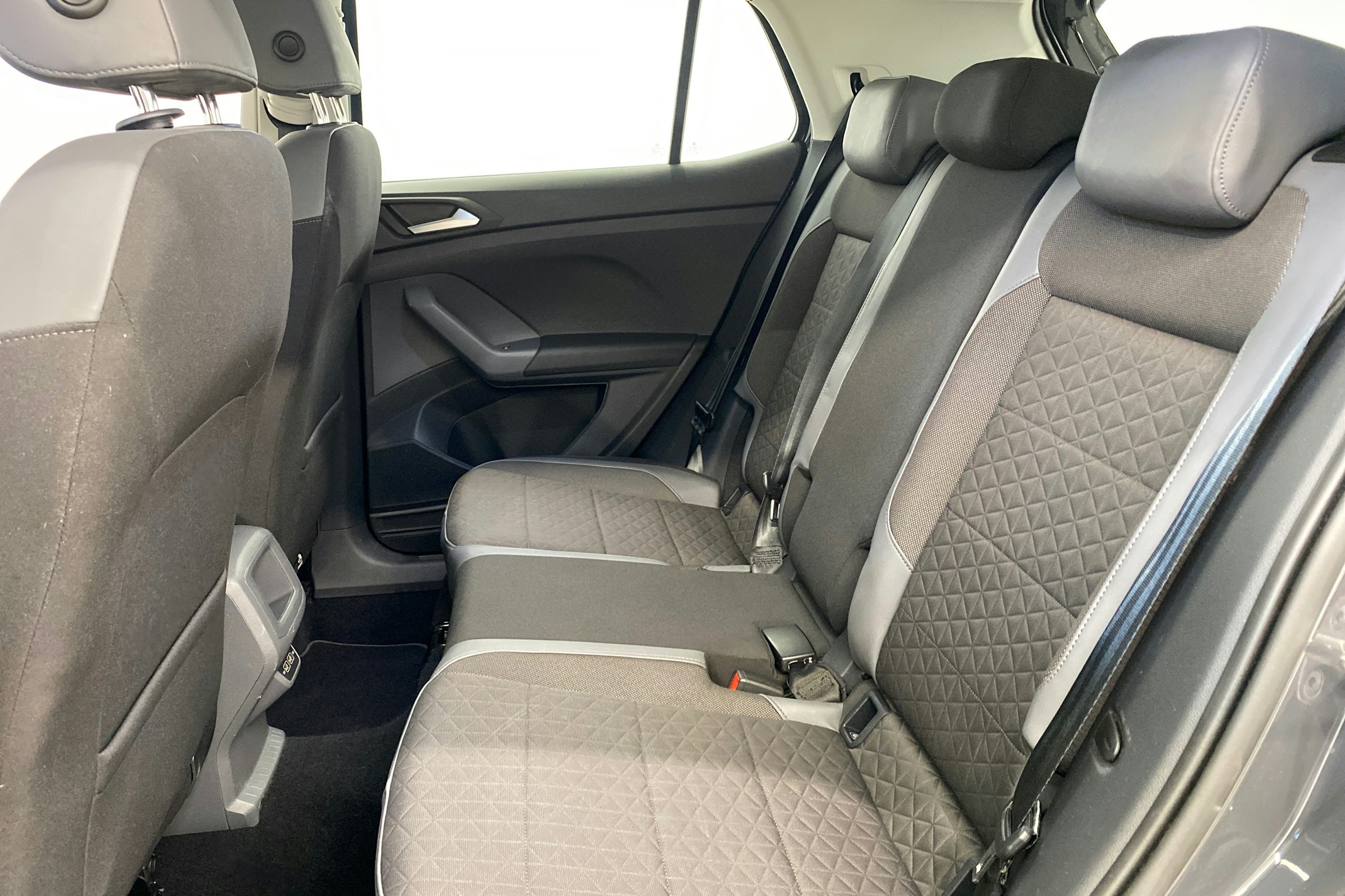harmaa Volkswagen T-Cross 2020 kuva 13.