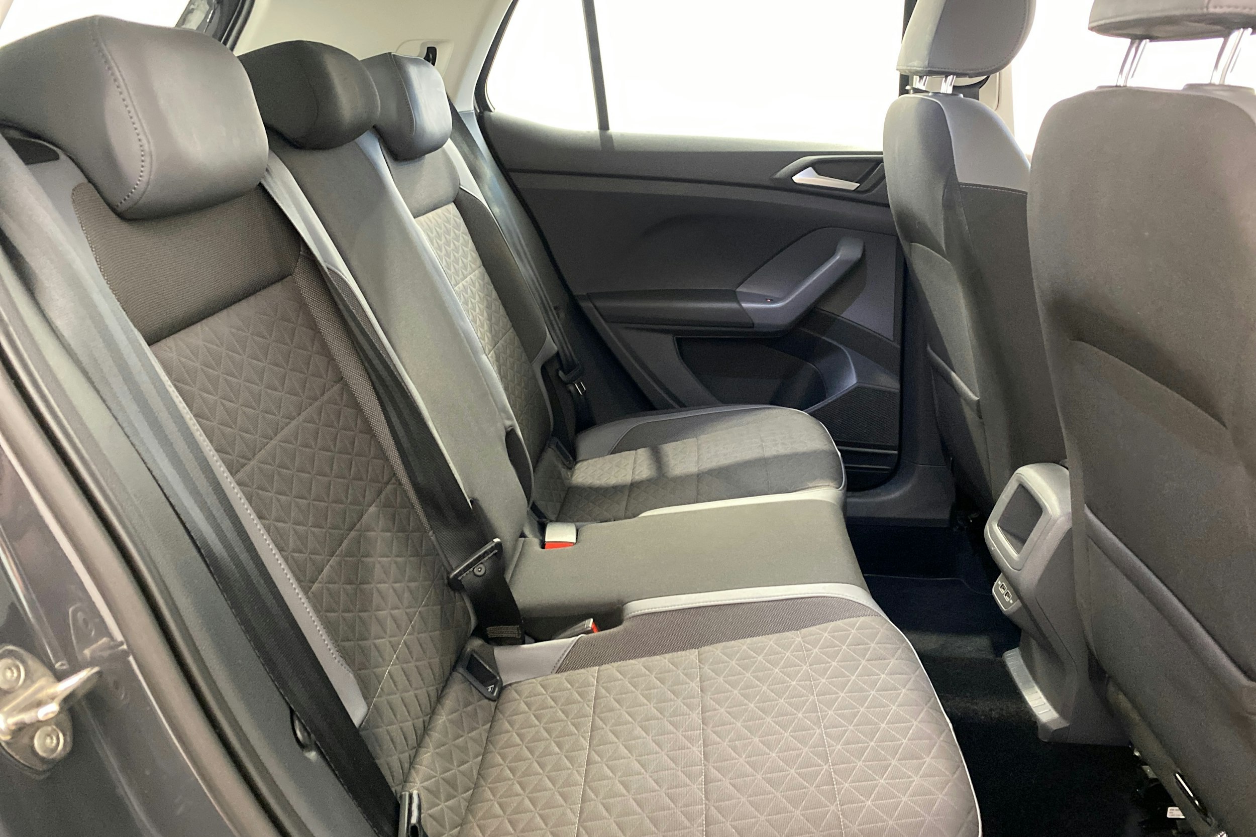 harmaa Volkswagen T-Cross 2020 kuva 14.