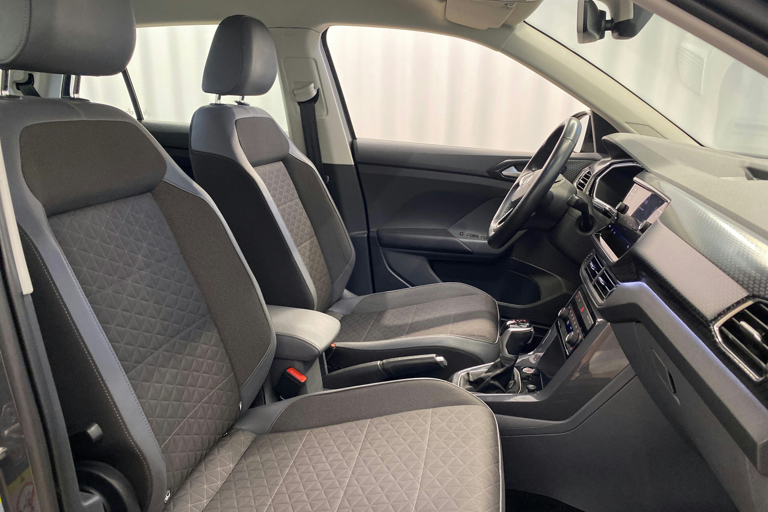 harmaa Volkswagen T-Cross 2020 kuva 15.