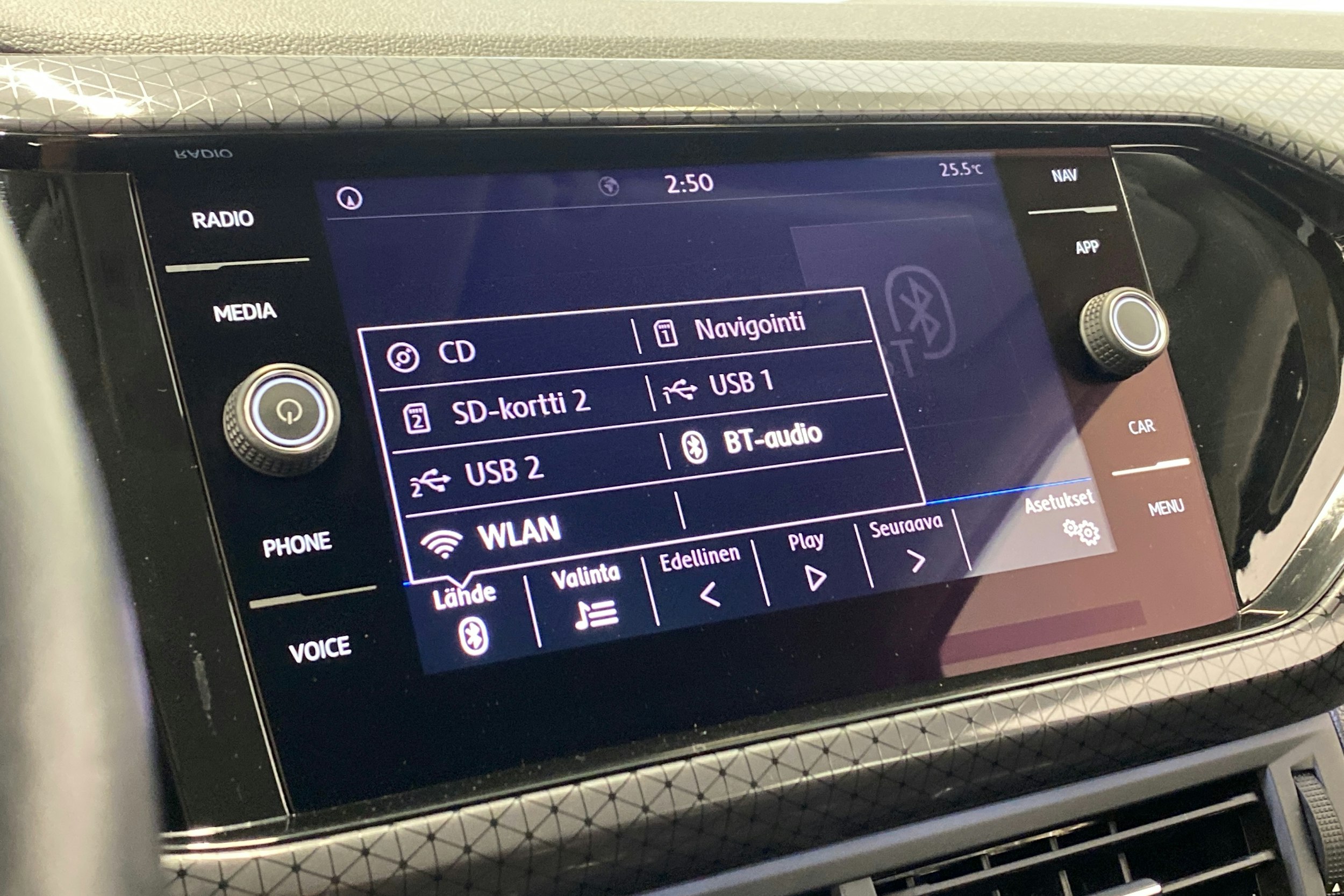 harmaa Volkswagen T-Cross 2020 kuva 25.