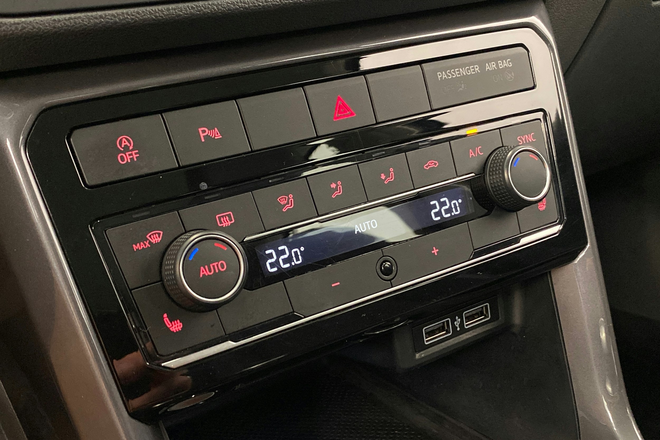 harmaa Volkswagen T-Cross 2020 kuva 26.
