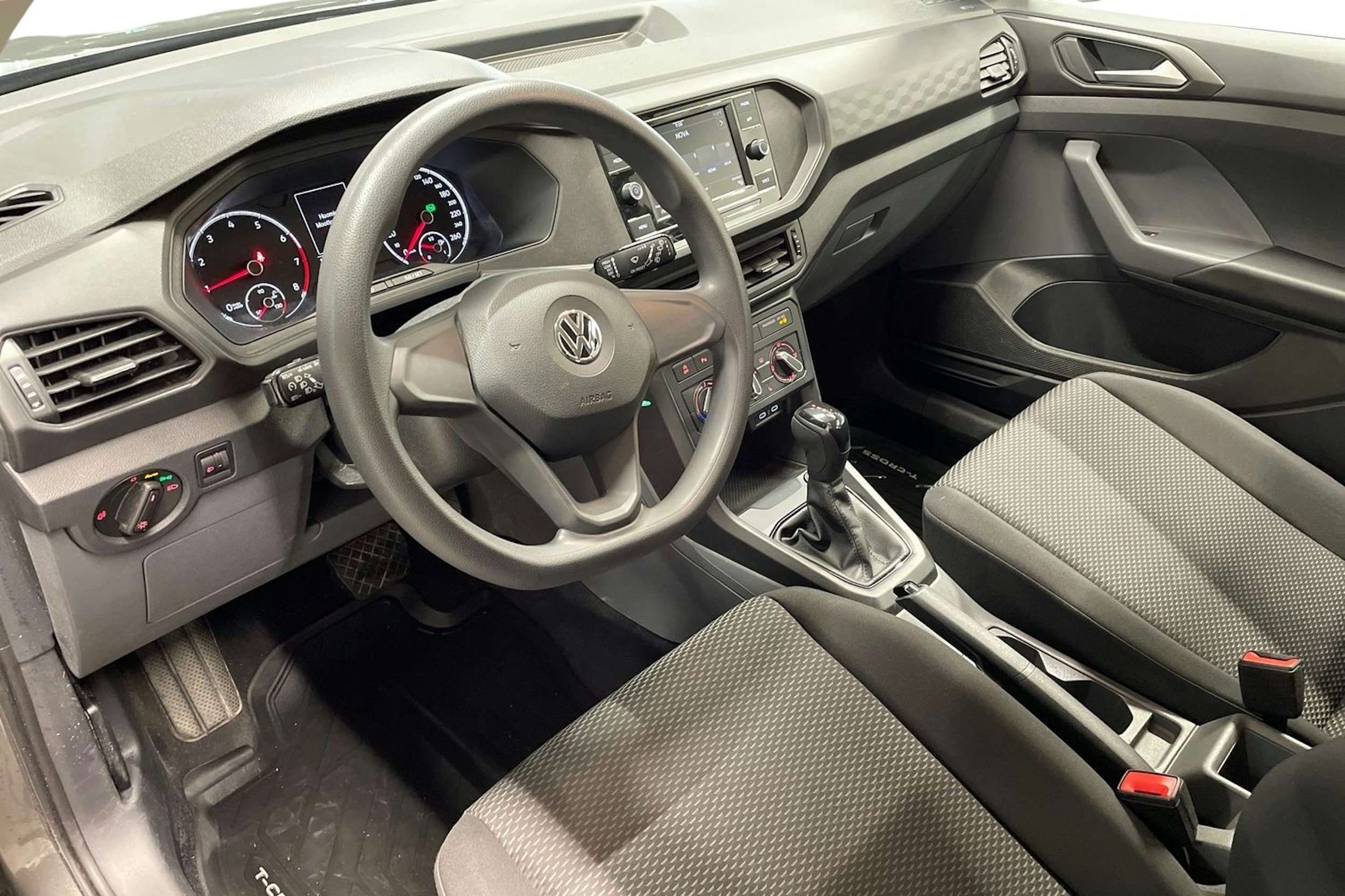 harmaa Volkswagen T-Cross 2020 kuva 7.