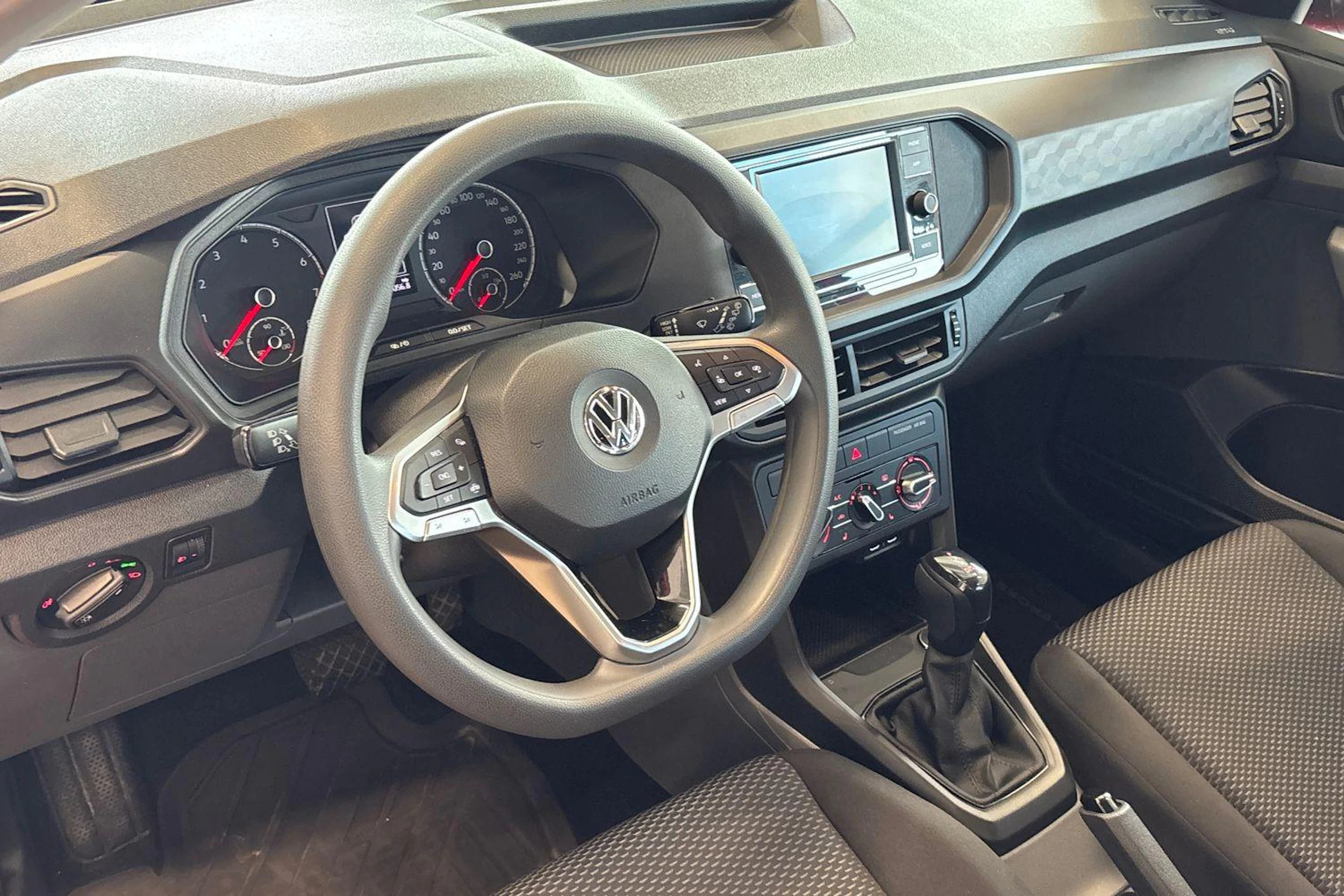 Volkswagen T-Cross 2020, photo 6/35