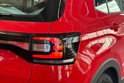 punainen Volkswagen T-Cross 2020 kuva 12.