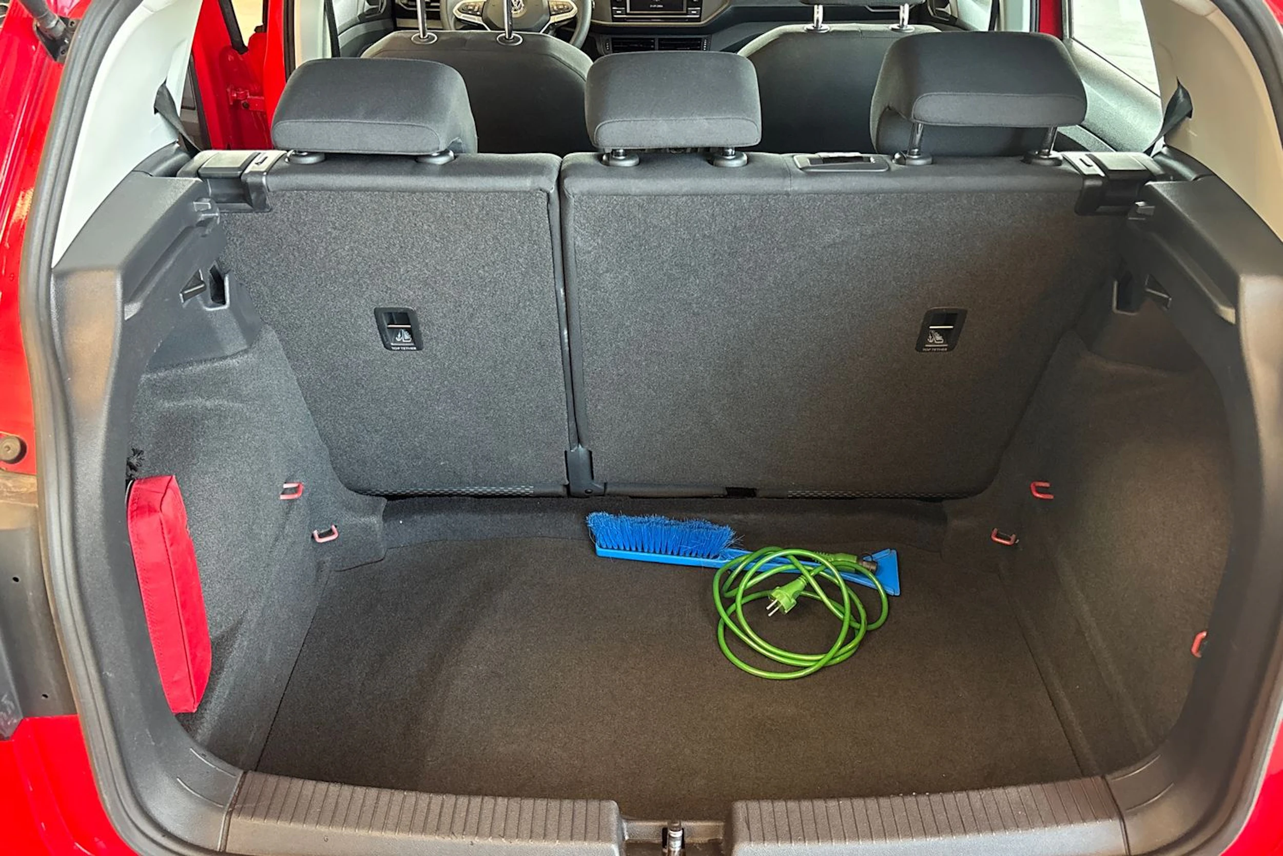 punainen Volkswagen T-Cross 2020 kuva 15.