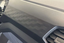 punainen Volkswagen T-Cross 2020 kuva 35.