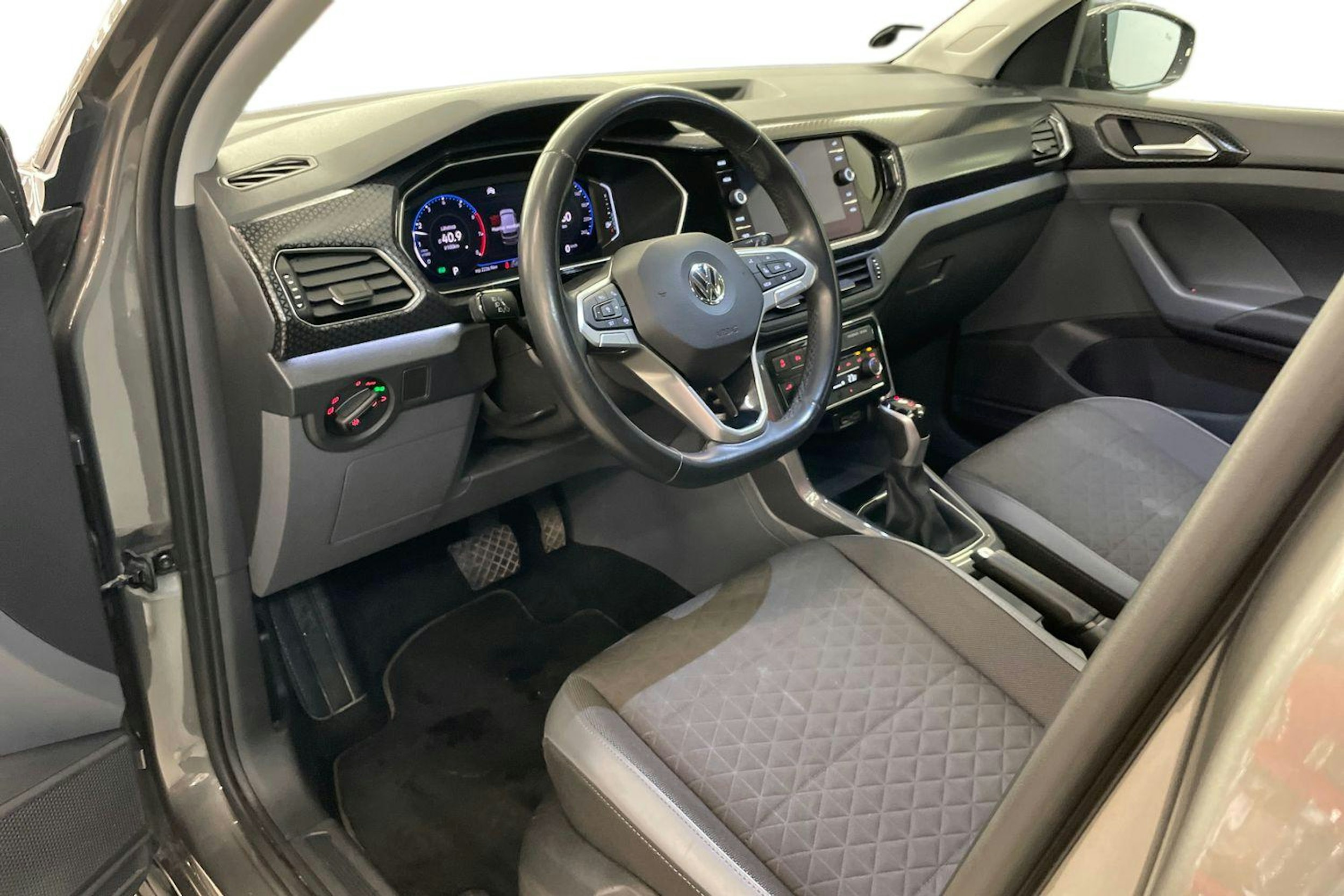 Harmaa Volkswagen T-Cross 2020 kuva 7.