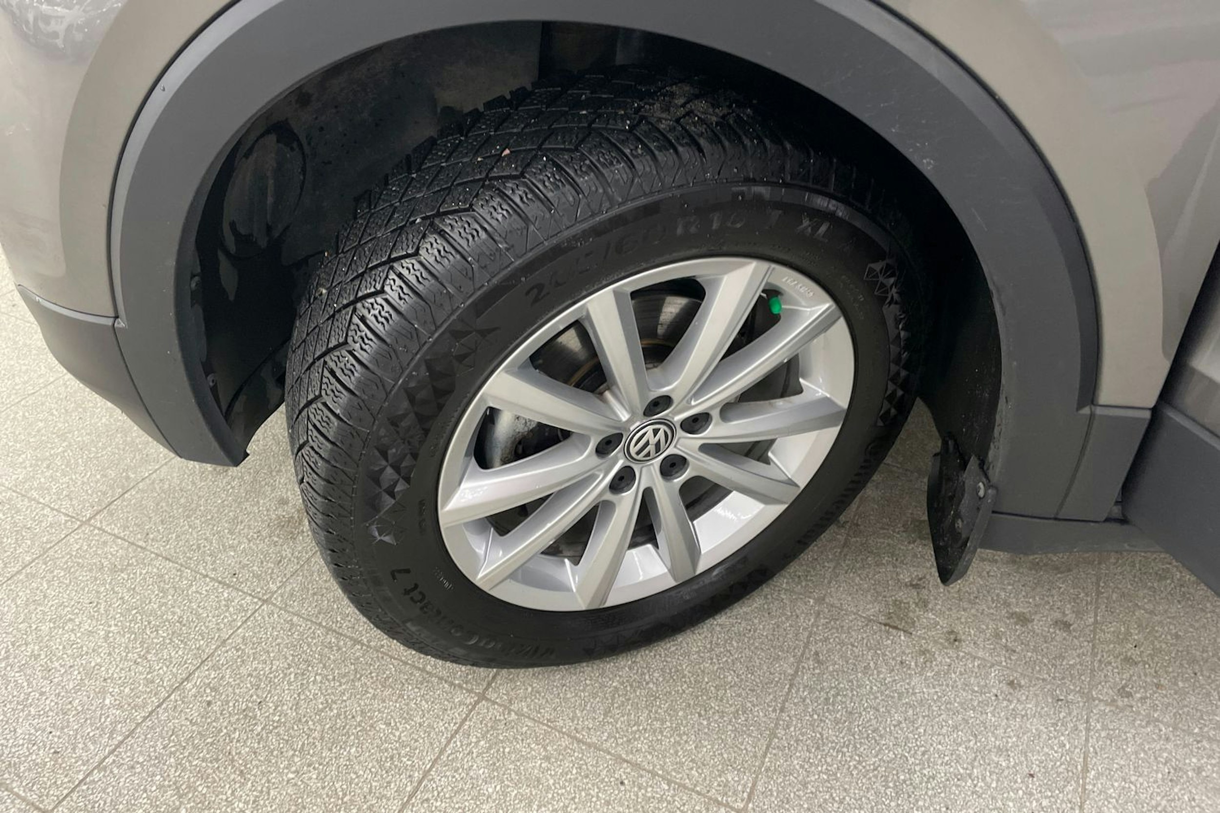 Harmaa Volkswagen T-Cross 2020 kuva 13.