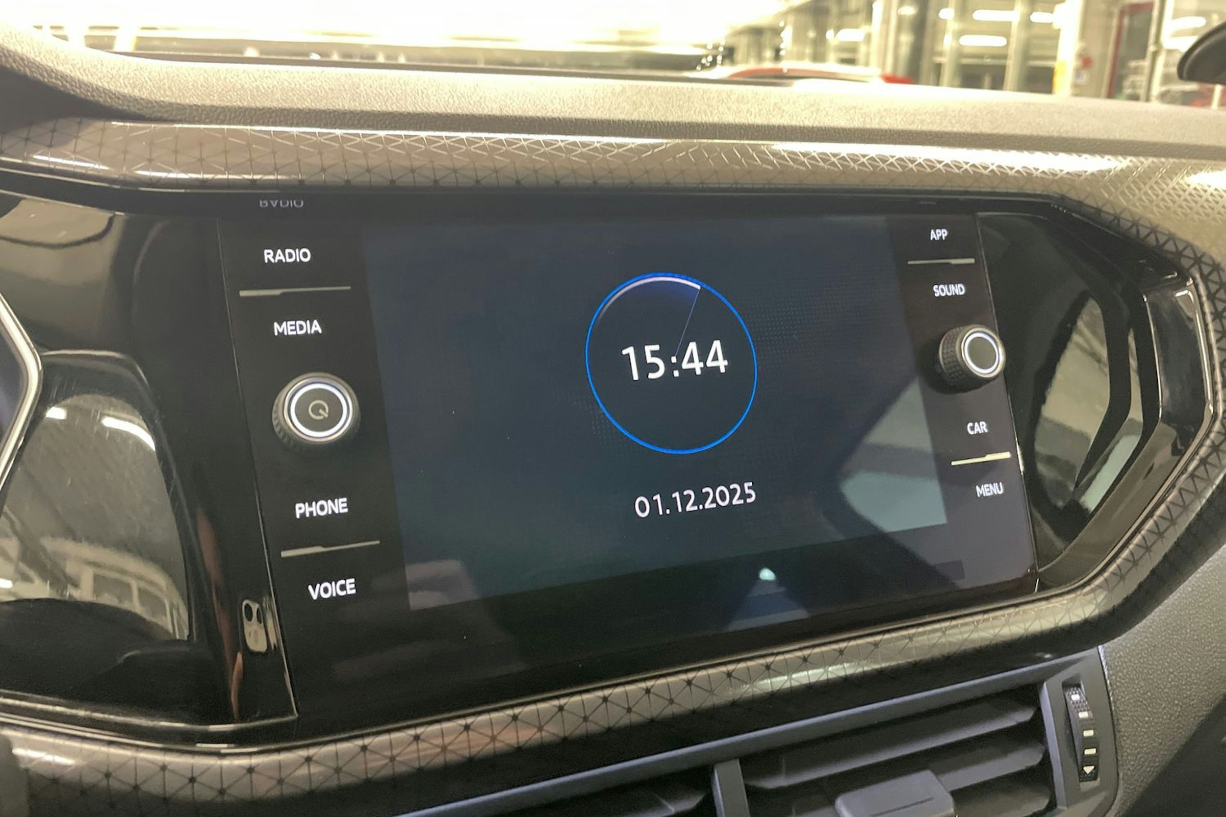 Harmaa Volkswagen T-Cross 2020 kuva 17.