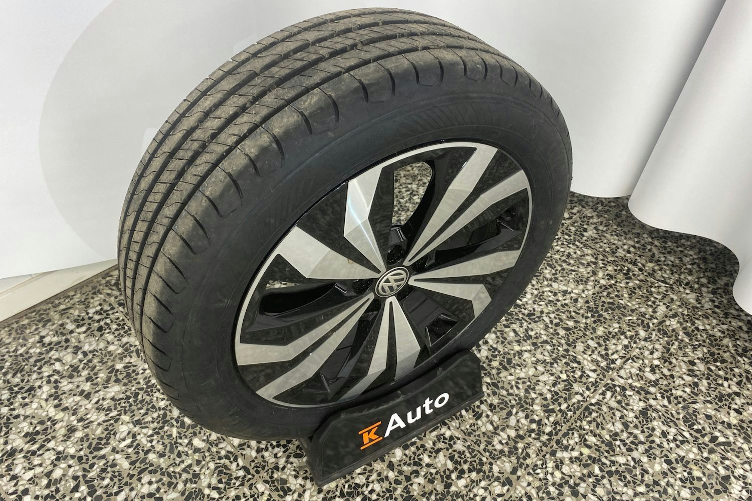 Valkoinen Volkswagen T-Cross 2020 kuva 13.