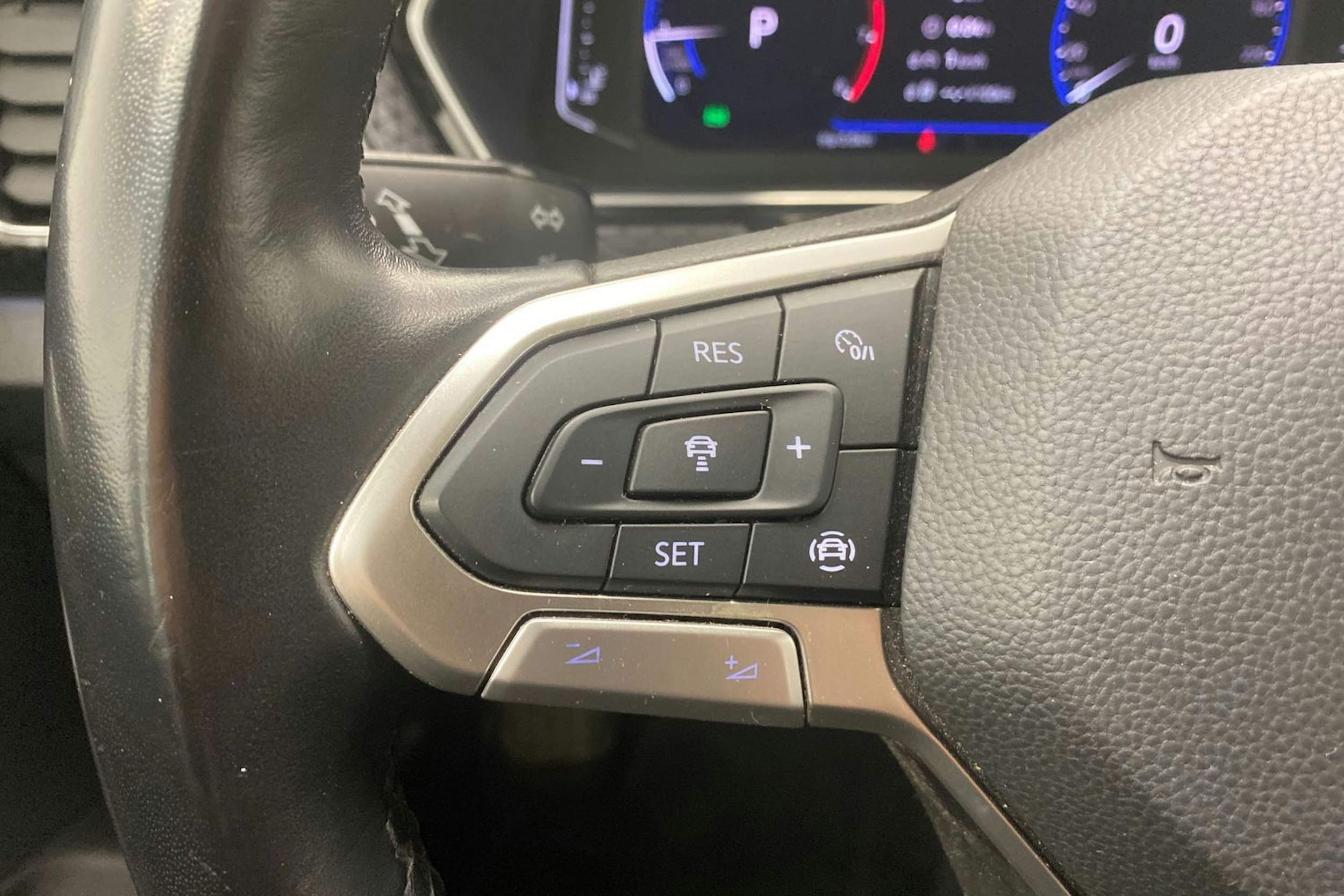 Valkoinen Volkswagen T-Cross 2020 kuva 15.