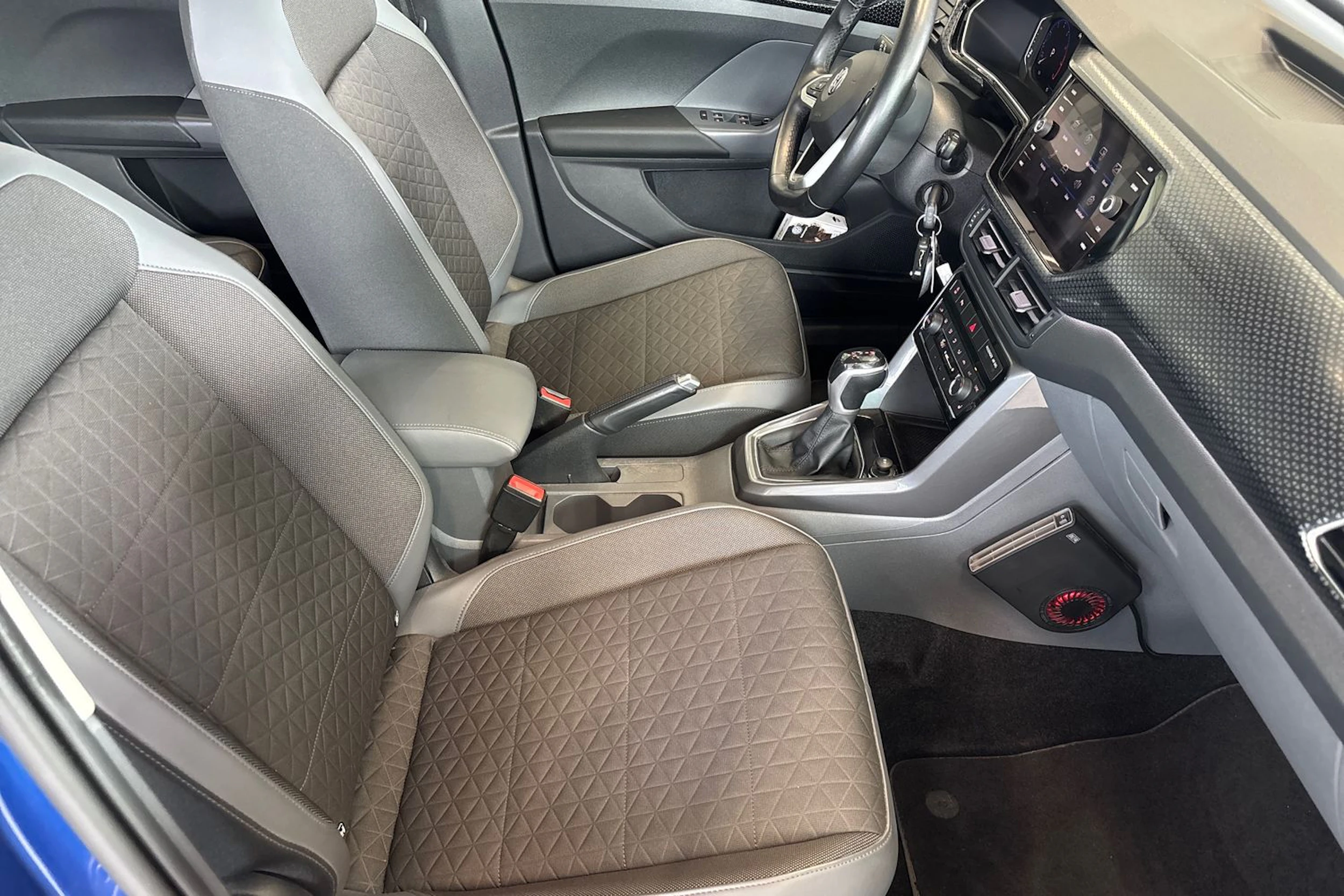 met. sininen Volkswagen T-Cross 2020 kuva 29.